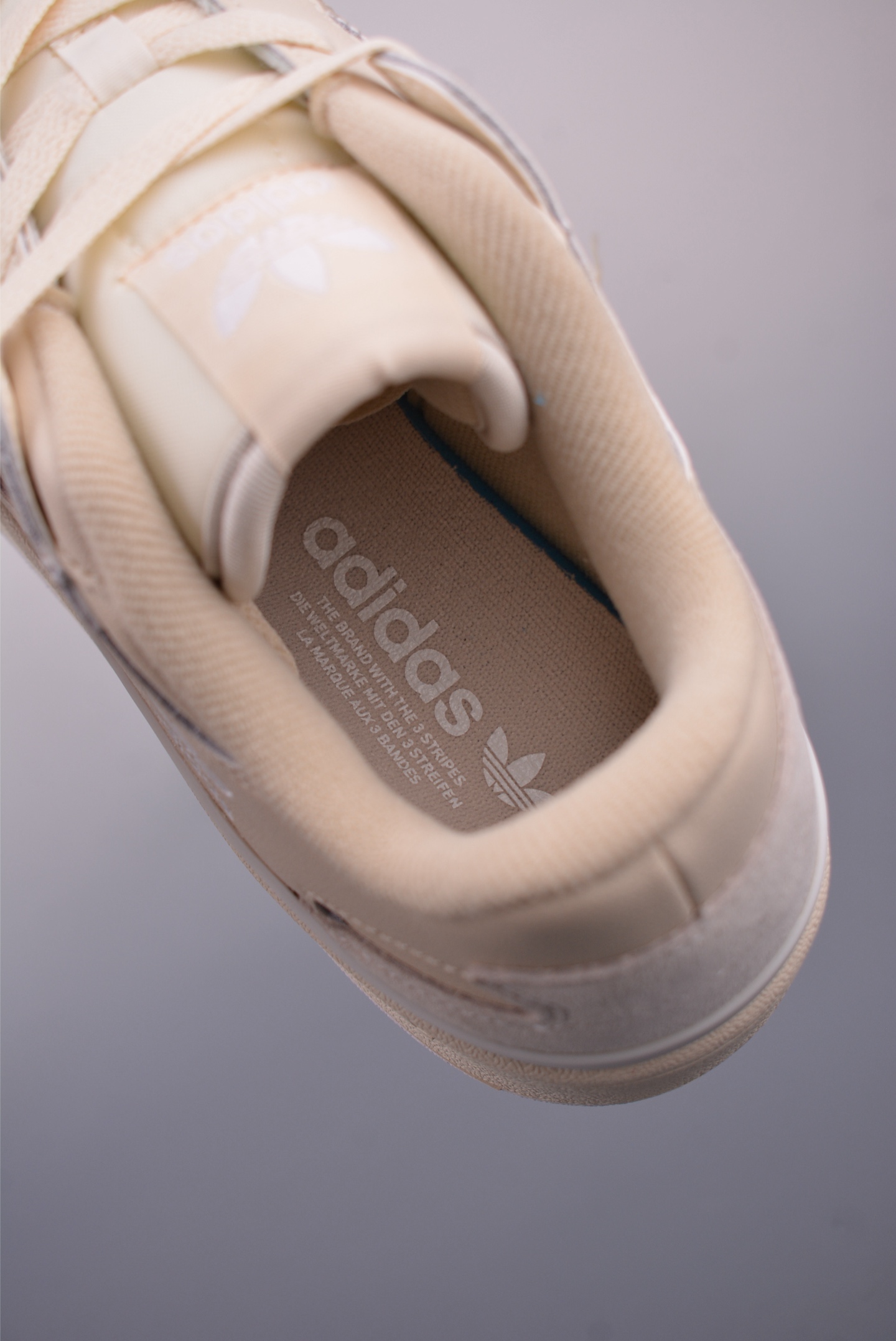 海外渠道版 原盒原标 Adidas Forum LOW CL 三叶草低邦 经典魔术贴复古板鞋  ID7995