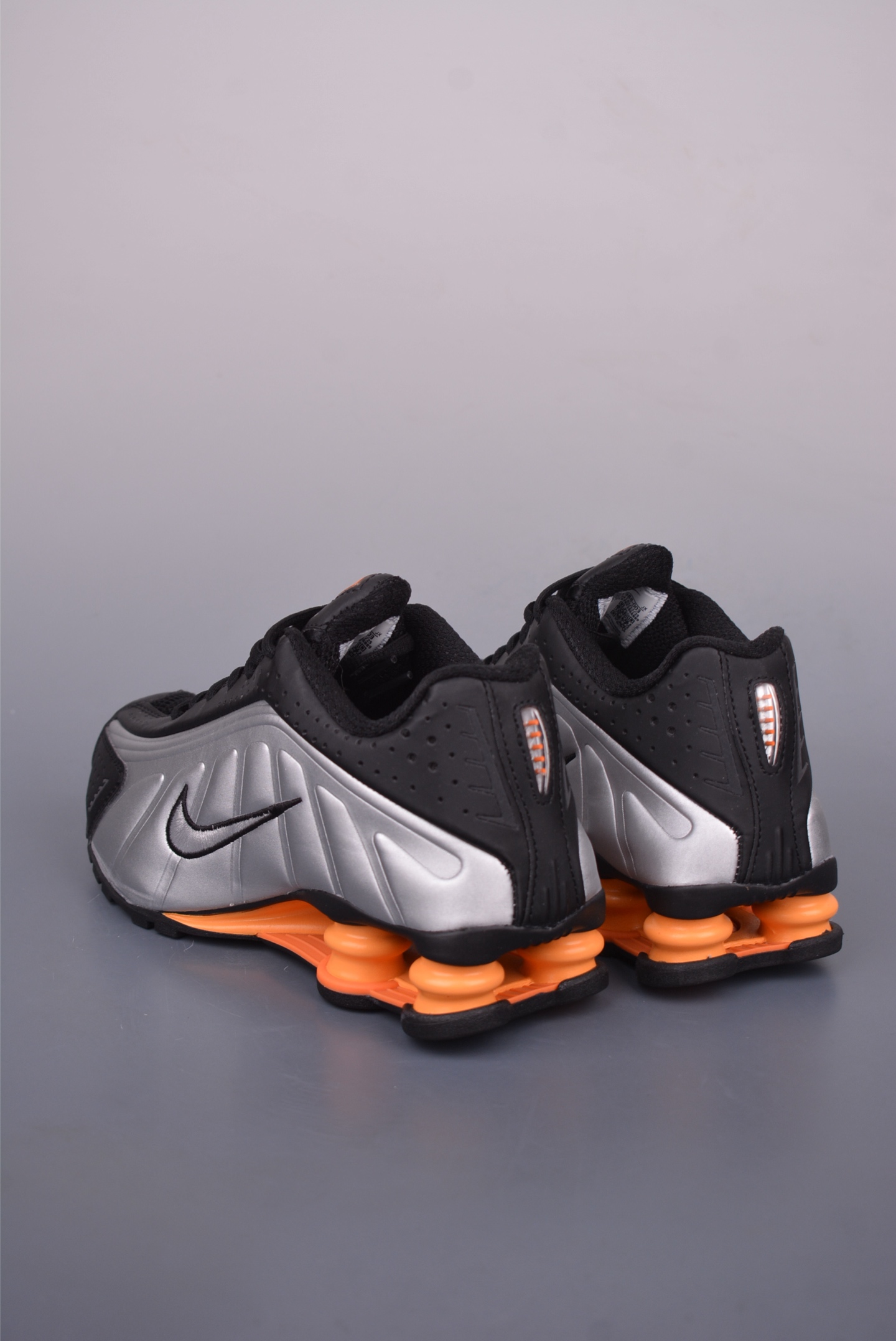 Nike Shox Ride 2 SP x Supreme Running Shoes - Cushioning, Comfort, and Style 3 i1749247638665 7420 0 1