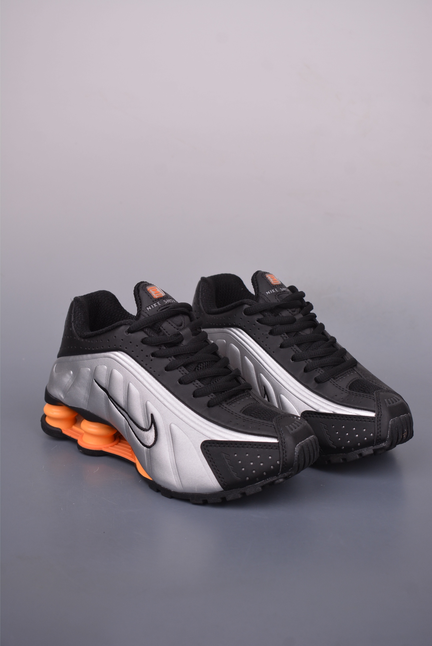 Nike Shox Ride 2 SP x Supreme Running Shoes - Cushioning, Comfort, and Style 2 i1749247640175 1392 0 0