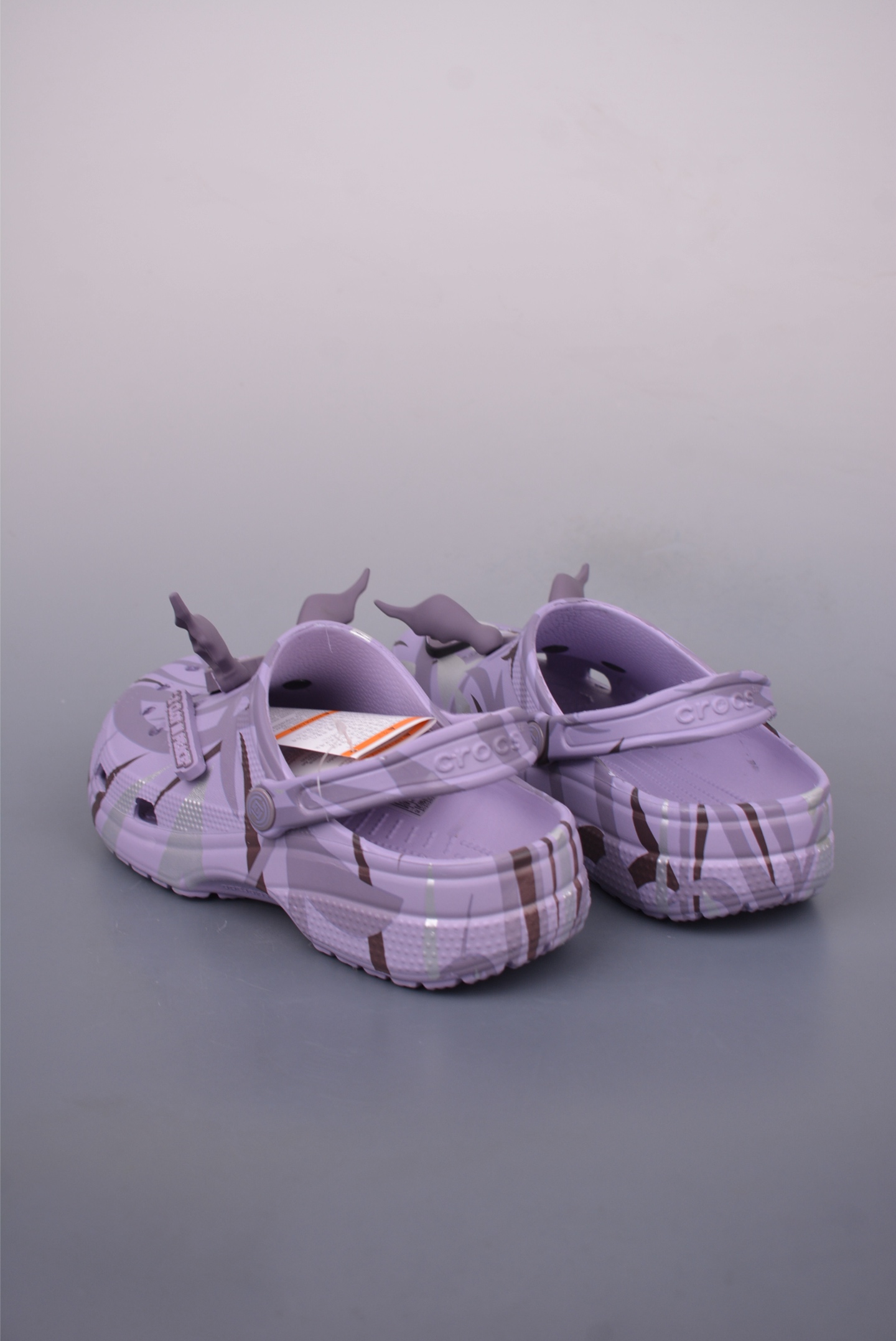 Crocs x Crocs Classic Clog - Lightweight, Comfortable, and Customizable 2 i1749247677207 2444 0 1