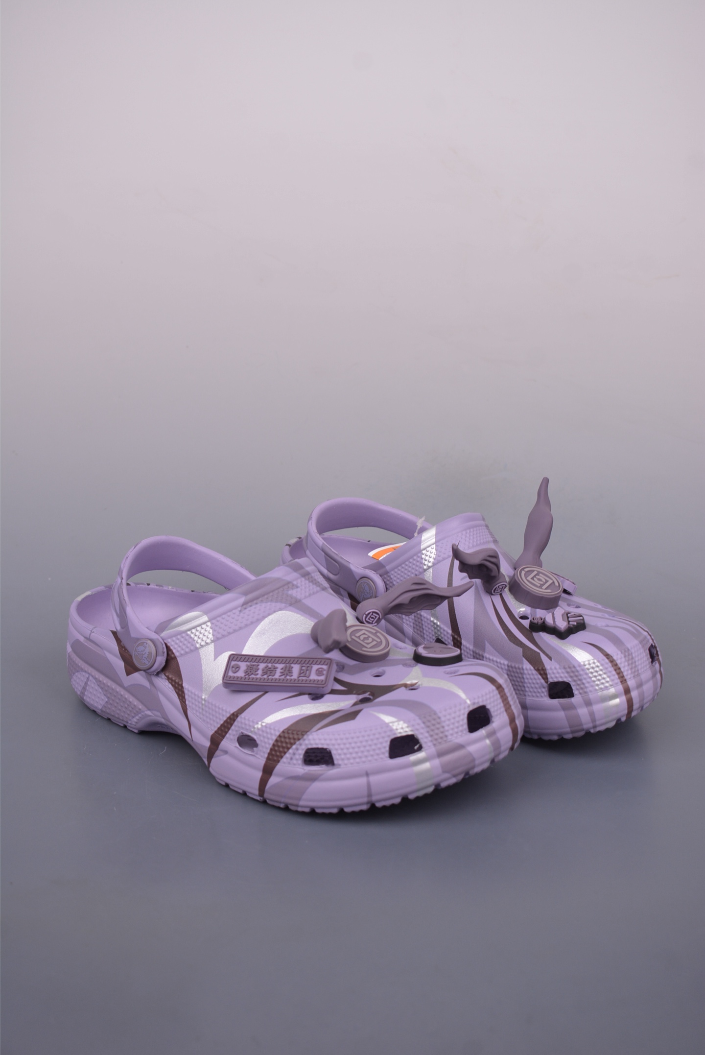 Crocs x Crocs Classic Clog - Lightweight, Comfortable, and Customizable 1 i1749247677212 7829 0 0