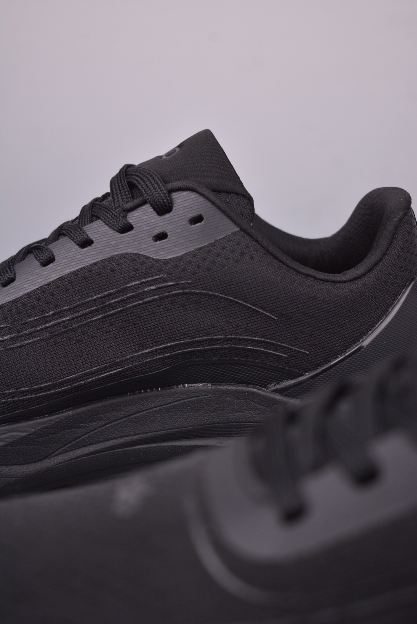 Alo Yoga Runner Mode Sneakers - Comfortable, Minimalist, and Anti-Slip 9 i1749248003764 1872 0 7