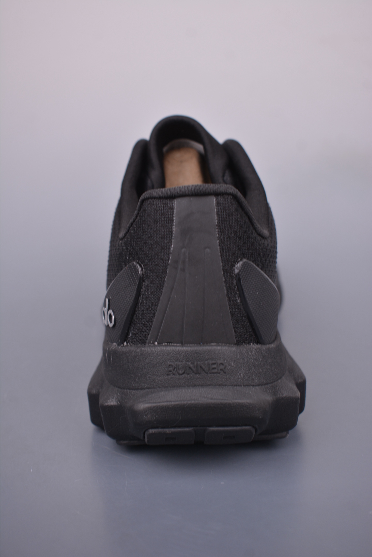 Alo Yoga Runner Mode Sneakers - Comfortable, Minimalist, and Anti-Slip 5 i1749248004961 1615 0 3