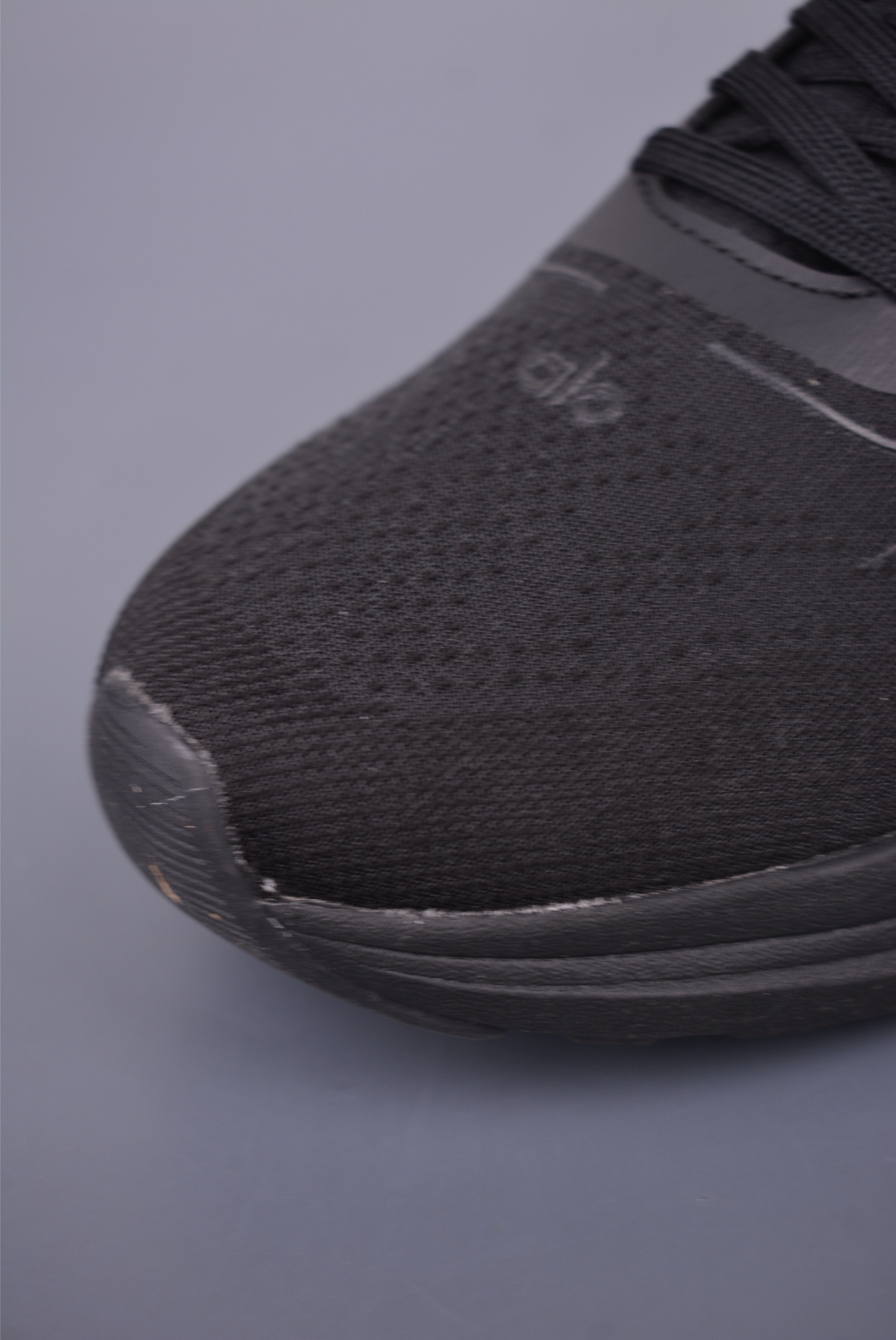 Alo Yoga Runner Mode Sneakers - Comfortable, Minimalist, and Anti-Slip 7 i1749248004965 9964 0 5