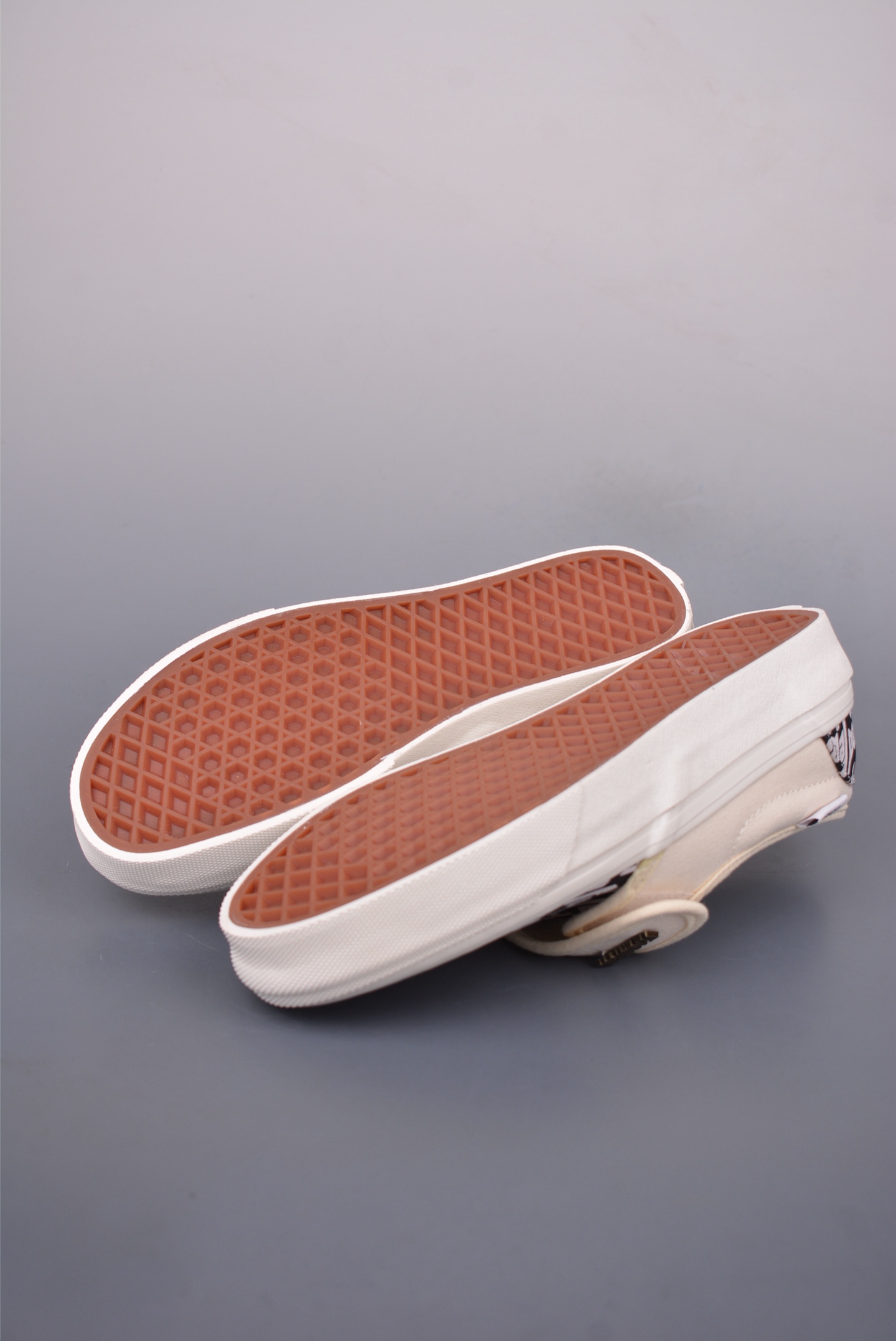 Fear of God x Vans Slip-On 47 V DX Black & White Canvas Sneakers 4 i1749250336575 6167 0 2