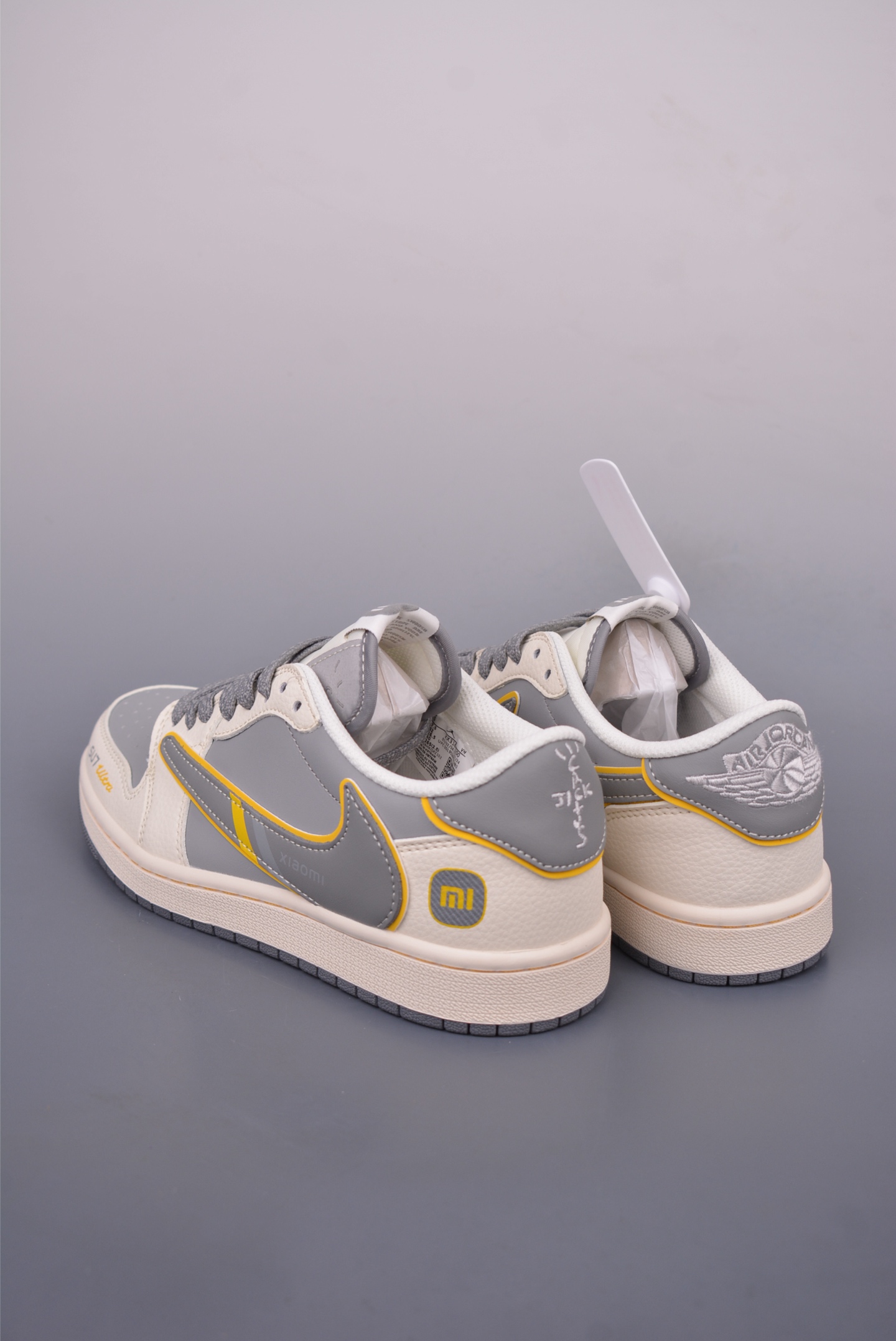 Fragment x Travis Scott x 小米Su7 Air Jordan 1 Low 三方联名倒钩 XX3168-200-Chinese UA Cheap High Quatity Brand Clothes Bags handbags Sneakers wholesale wholesaler seller from China Factory suppliers Fashion Clothing Shoes best Quality Beautiful Price Fragment x Travis Scott x 小米Su7 Air Jordan 1 Low 三方联名倒钩 XX3168-200