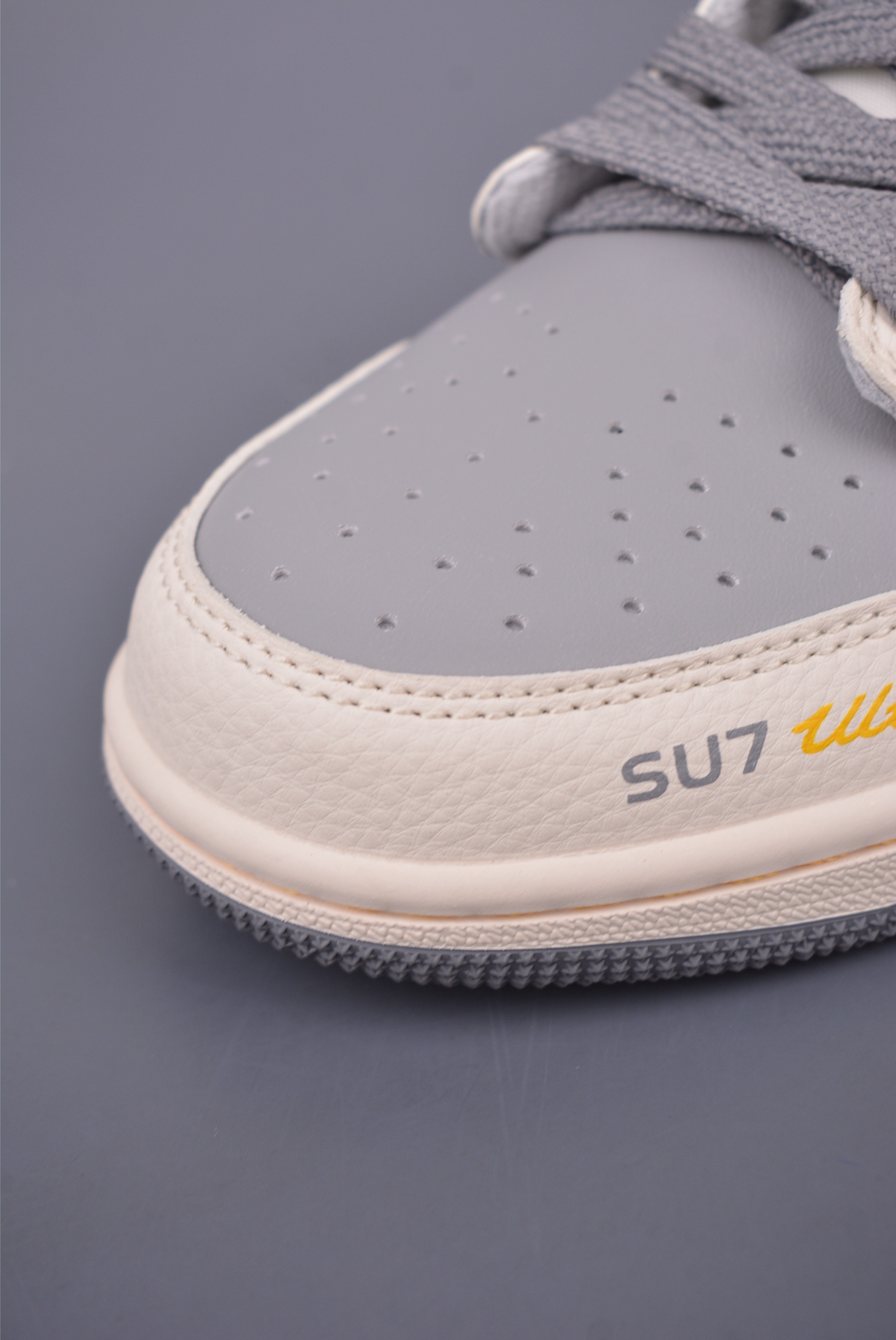 Fragment x Travis Scott x 小米Su7 Air Jordan 1 Low 三方联名倒钩 XX3168-200-Chinese UA Cheap High Quatity Brand Clothes Bags handbags Sneakers wholesale wholesaler seller from China Factory suppliers Fashion Clothing Shoes best Quality Beautiful Price Fragment x Travis Scott x 小米Su7 Air Jordan 1 Low 三方联名倒钩 XX3168-200