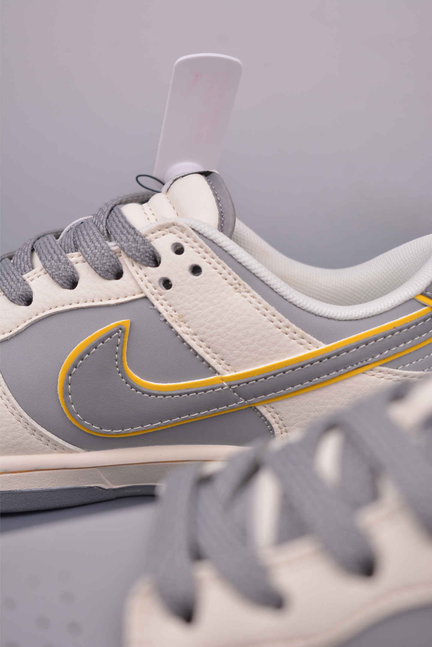Nike SB Dunk Low Xiaomi SU7: Premium Leather, Enhanced Comfort, Perfect Detailing 8 i1749250740779 412 0 7