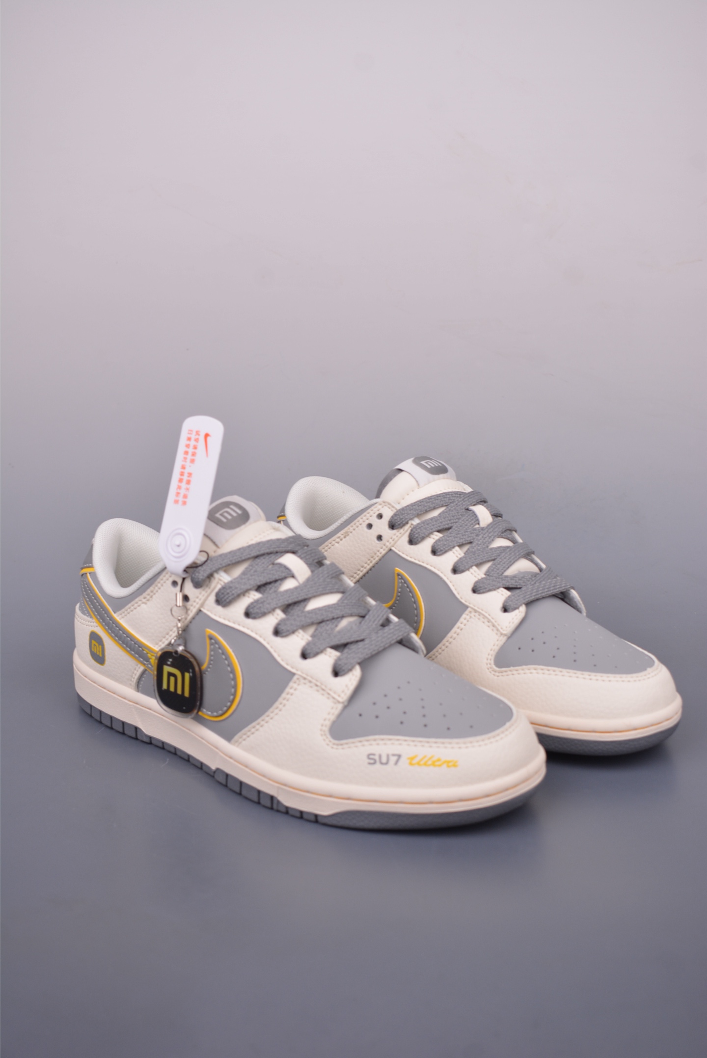 Nike SB Dunk Low Xiaomi SU7: Premium Leather, Enhanced Comfort, Perfect Detailing 1 i1749250740888 5181 0 0