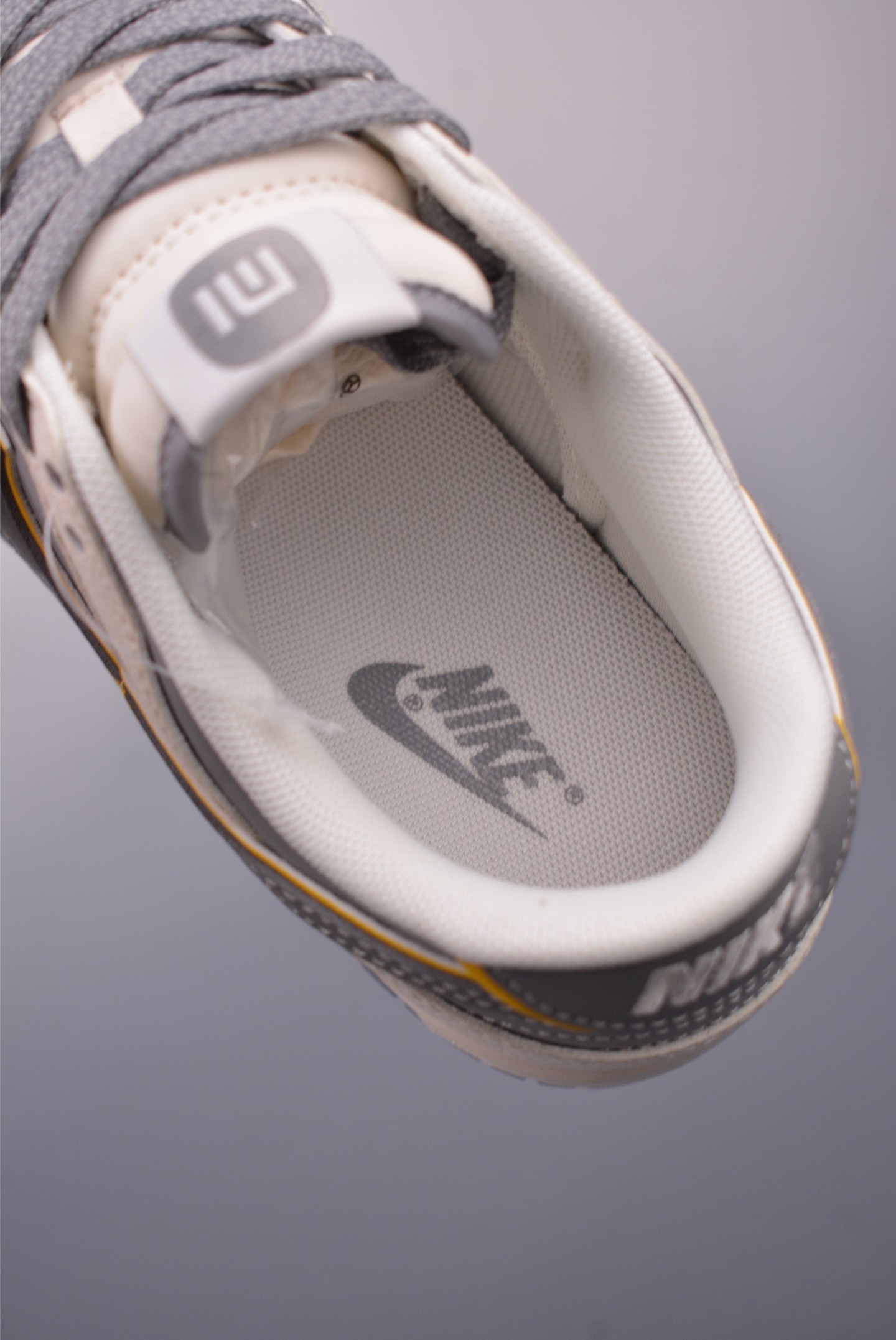 Nike SB Dunk Low Xiaomi SU7: Premium Leather, Enhanced Comfort, Perfect Detailing 9 i1749250751292 397 0 8