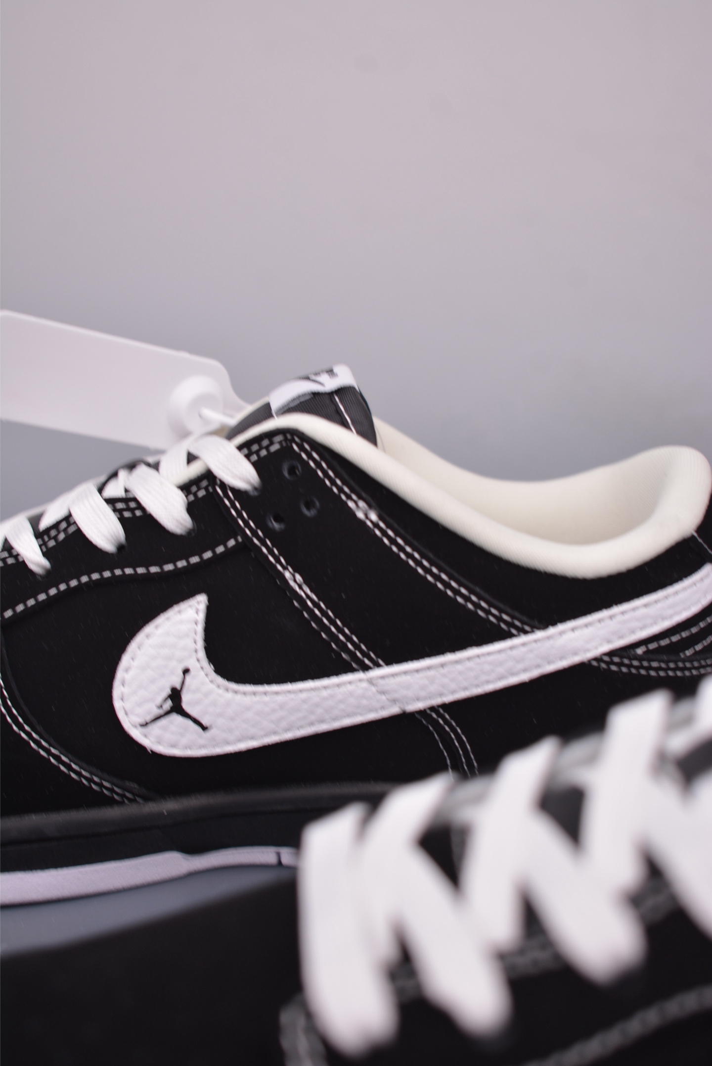 Nike SB Dunk Low NBA Collaboration Black/White Sneakers - Premium Quality 8 i1749250778144 7232 0 7