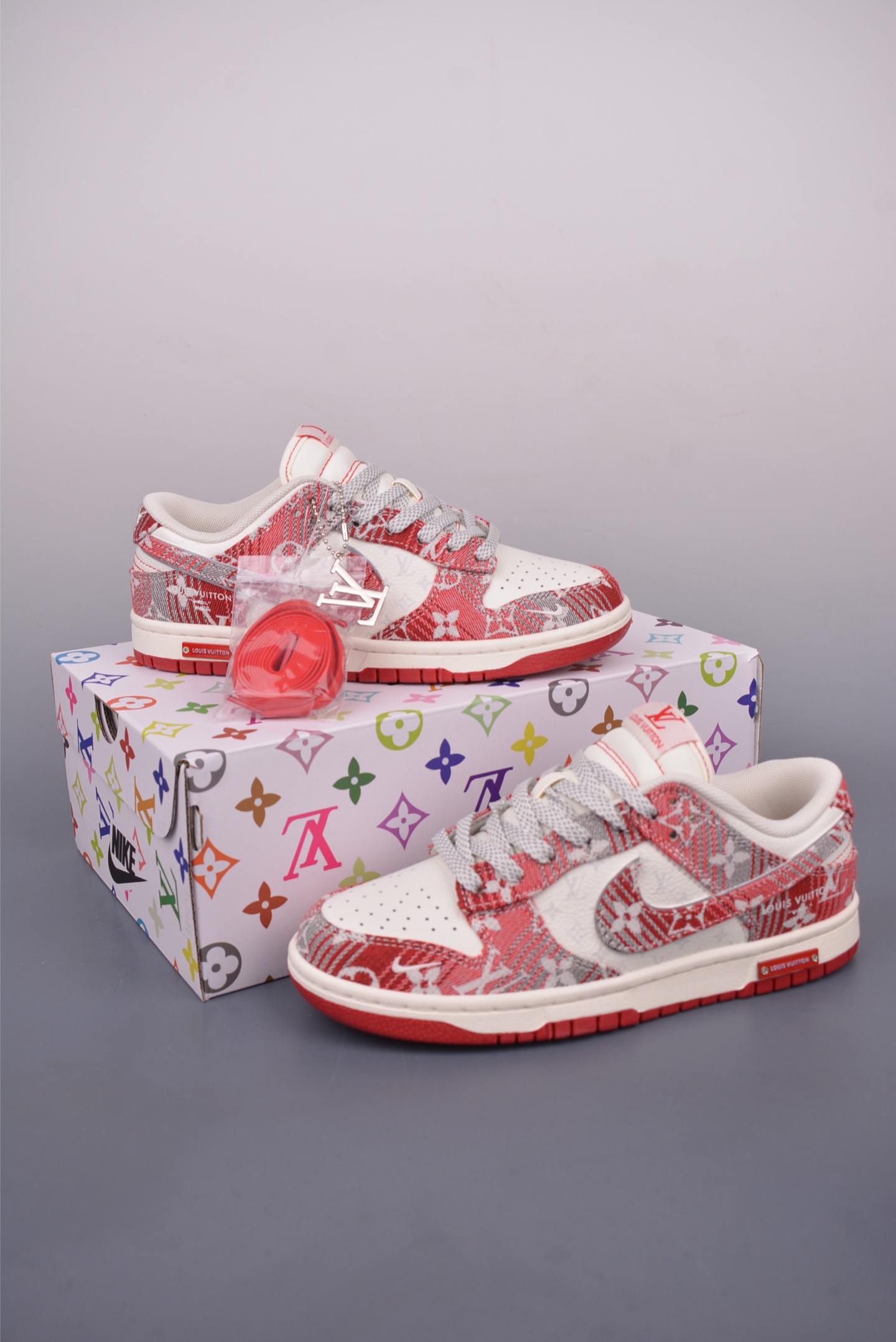 Nike SB Dunk Low Louis Vuitton Custom Sneakers - Premium Quality & Design 5 i1749250834439 9733 0 4