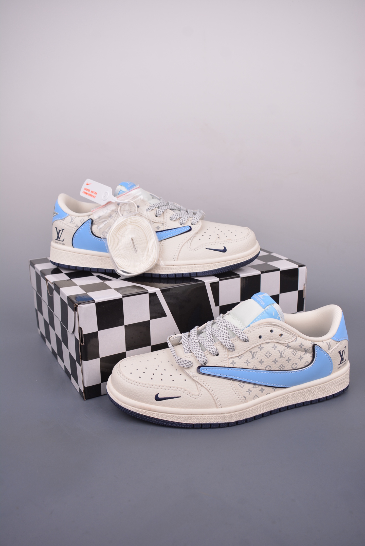 Louis Vuitton x Travis Scott Air Jordan 1 Low Sneakers 6 i1749250869787 6149 0 4