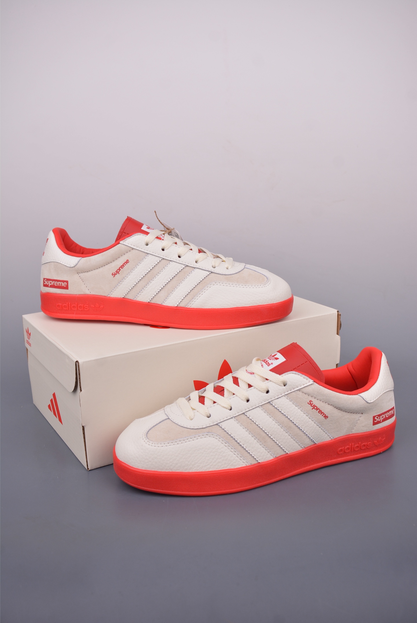 Adidas Samba OG DIY x Supreme Retro Sneakers - Comfort and Style Combined 1 i1749250922403 4886 0 0