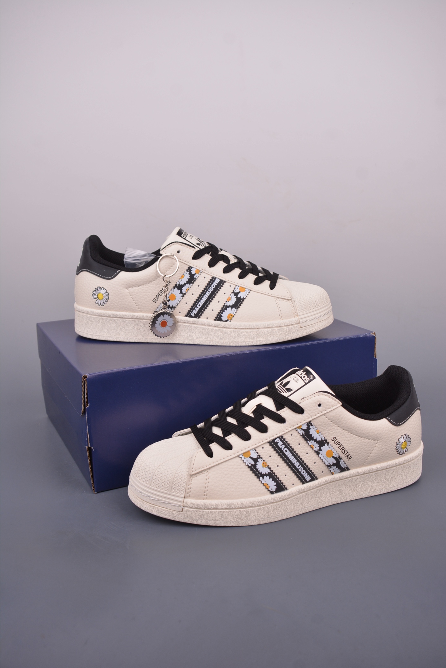 Adidas Originals Superstar Stussy Collab White Green Sneakers 2 i1749251016604 4634 0 1