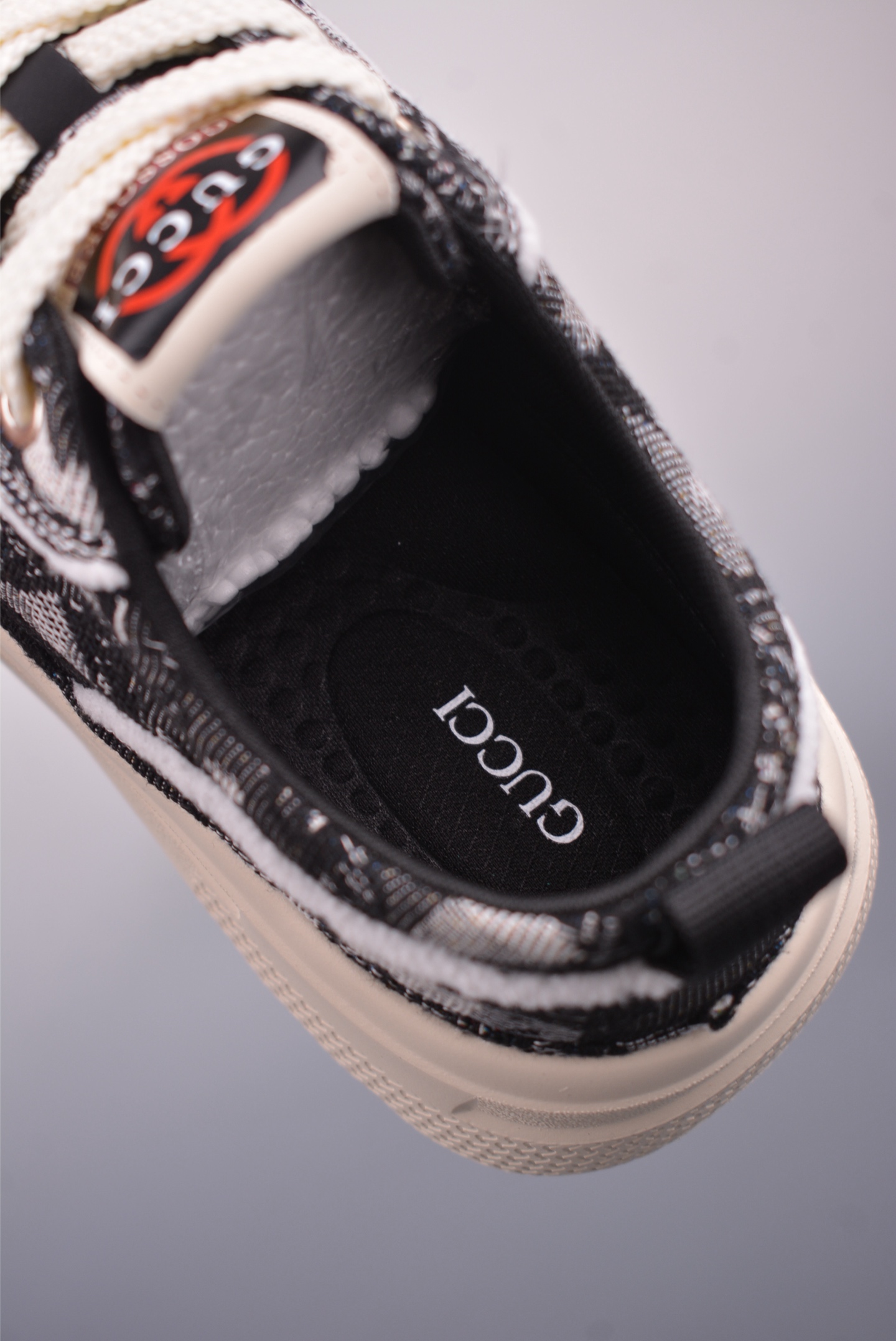 Gucci Men's Lace-Patterned Sneakers - Stylish Comfort & Durability 10 i1749251084848 2055 0 8