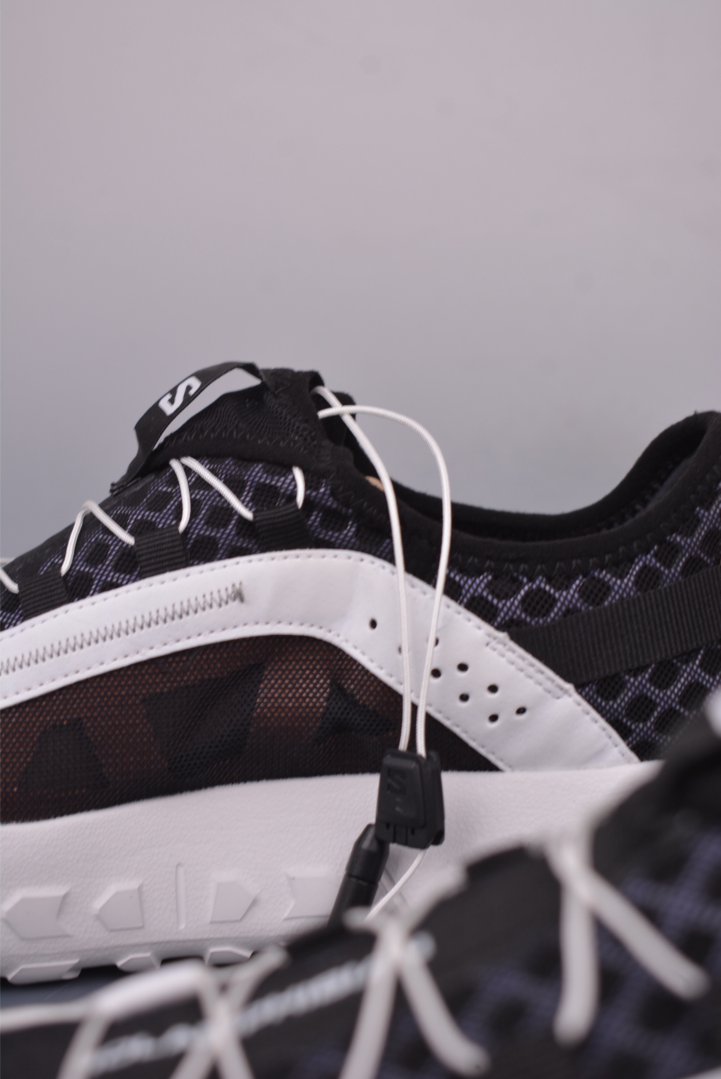 Salomon SOLAMPHIBIAN Water Shoes - Versatile, Comfortable, and Stylish Footwear 9 i1749425682556 862 0 7
