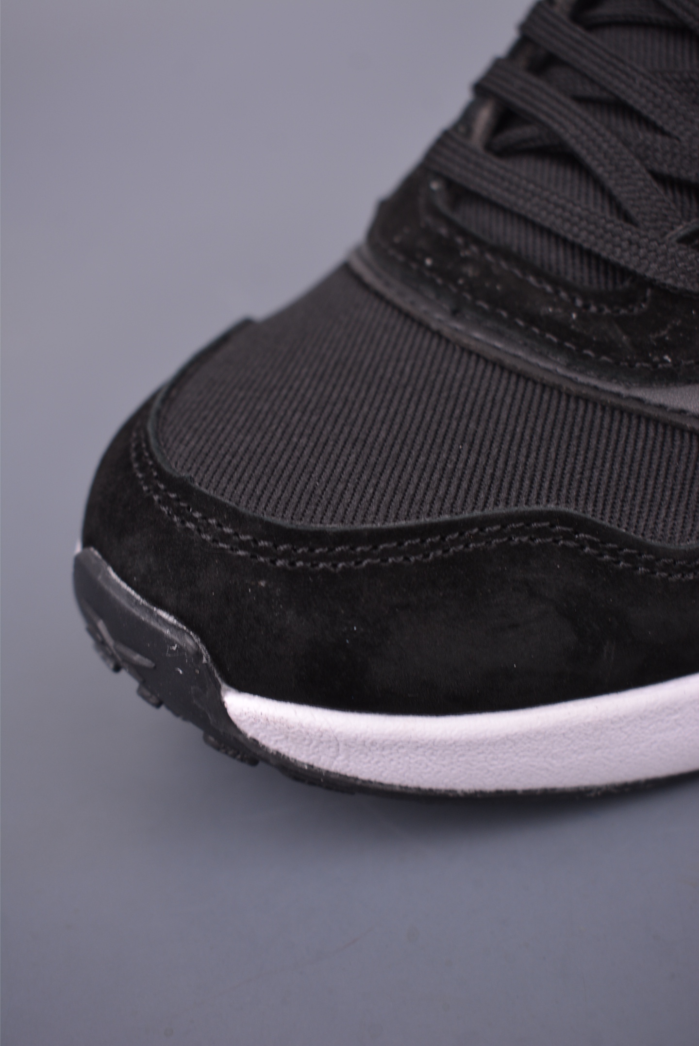 Reebok ERS World Retro Black/White Running Shoes - Fitness to Street Style 6 i1749426692046 2755 0 5