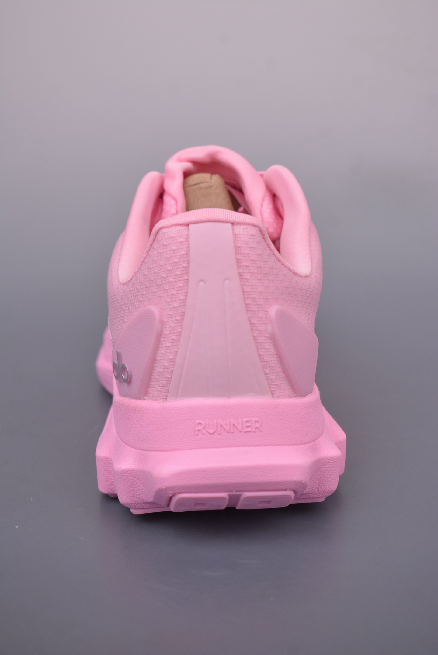 Alo Yoga Runner Mode Sneakers - Comfortable, Minimalist, Anti-Slip, Durable 4 i1749458881608 1567 0 3