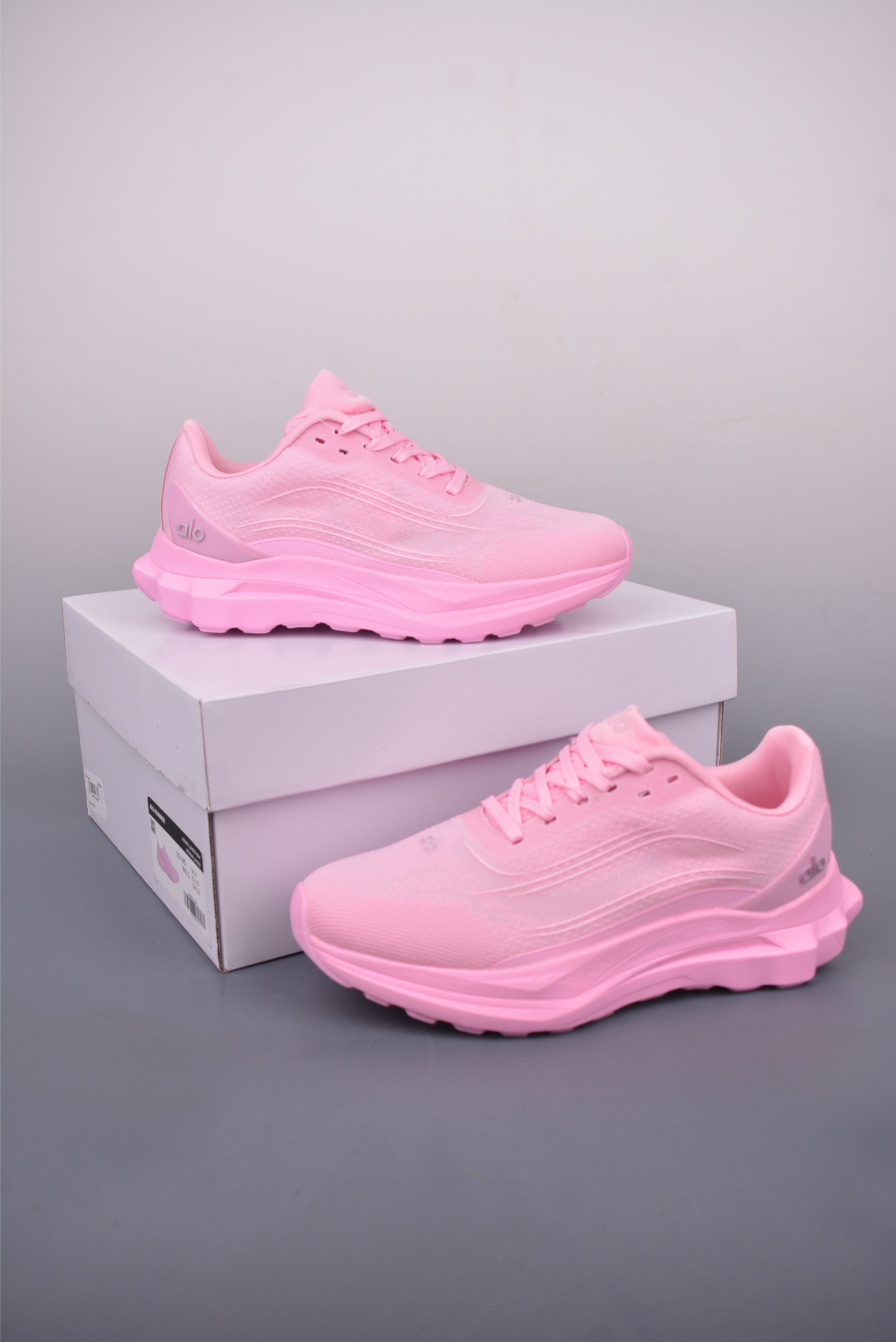 Alo Yoga Runner Mode Sneakers - Comfortable, Minimalist, Anti-Slip, Durable 5 i1749458881615 7063 0 4