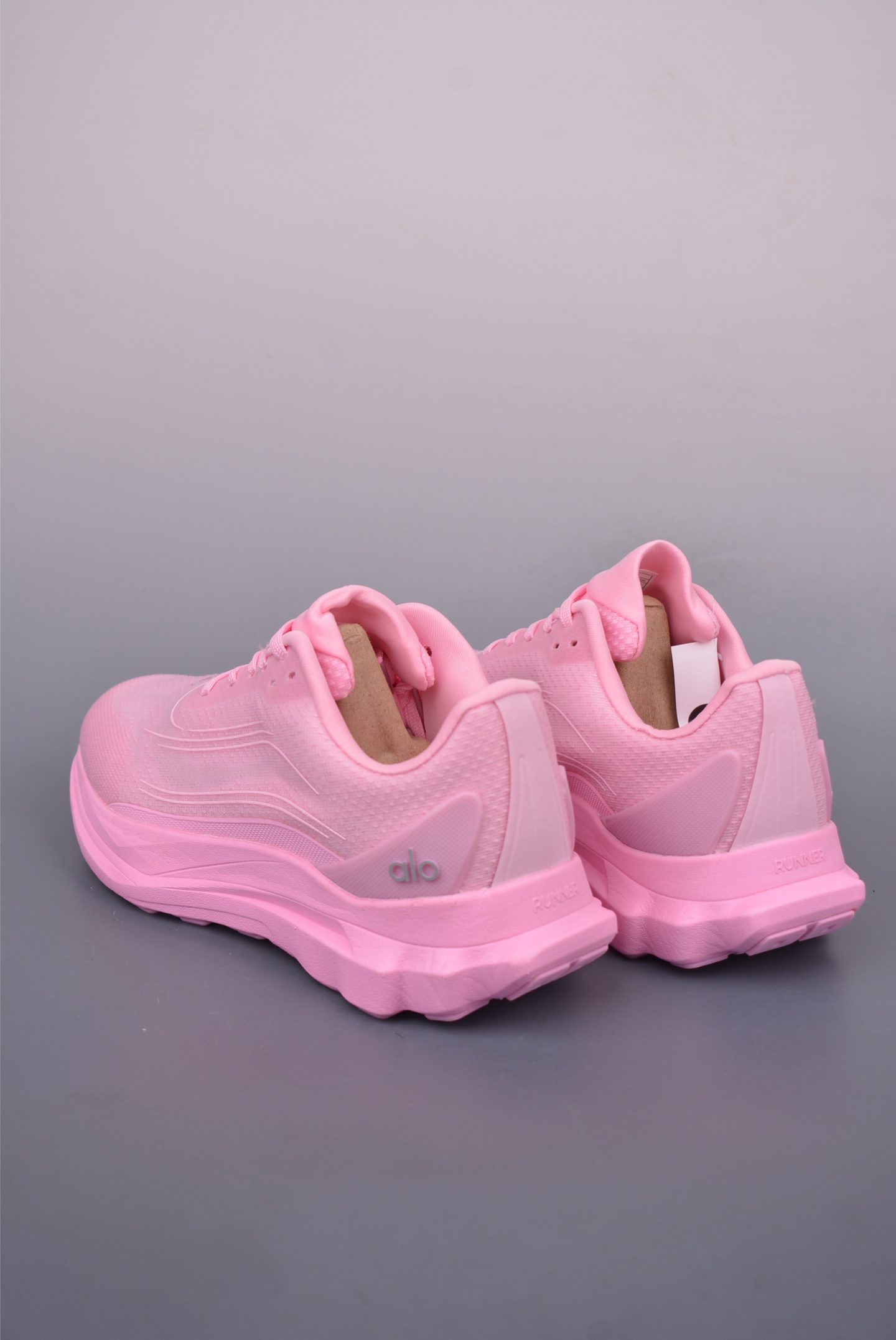 Alo Yoga Runner Mode Sneakers - Comfortable, Minimalist, Anti-Slip, Durable 2 i1749458881643 8628 0 1