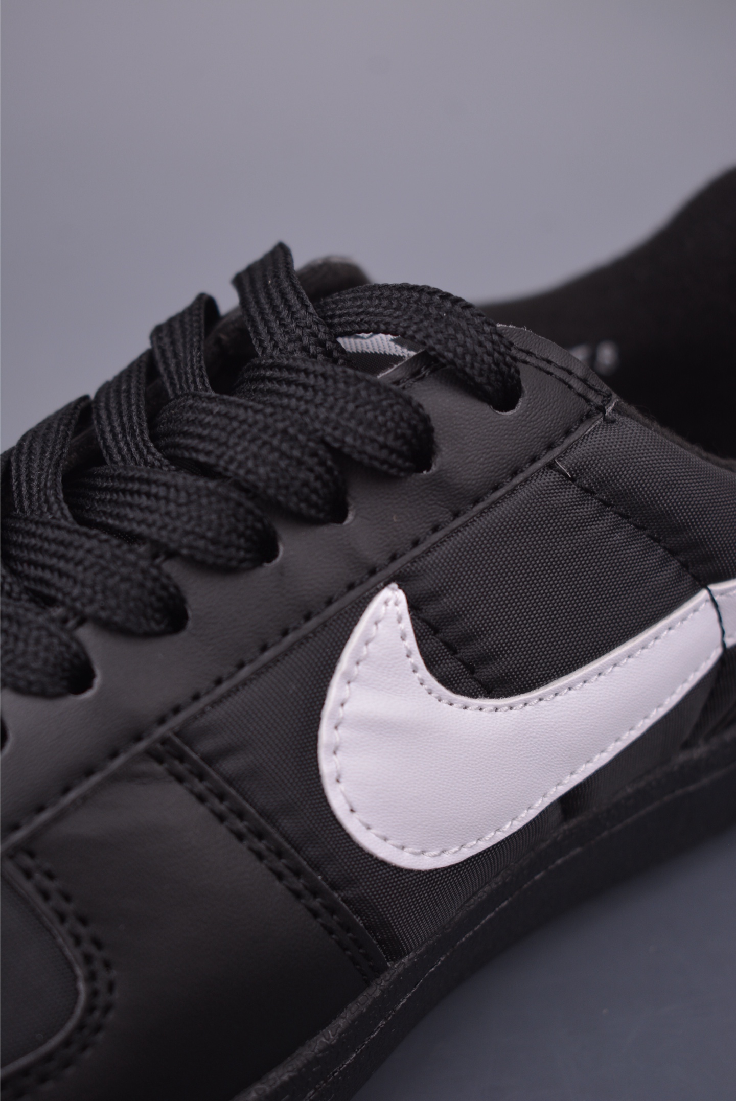 Nike Field General 82: Retro Low-Top Sneakers with Iconic Swoosh Design 8 i1749459130775 6601 0 6