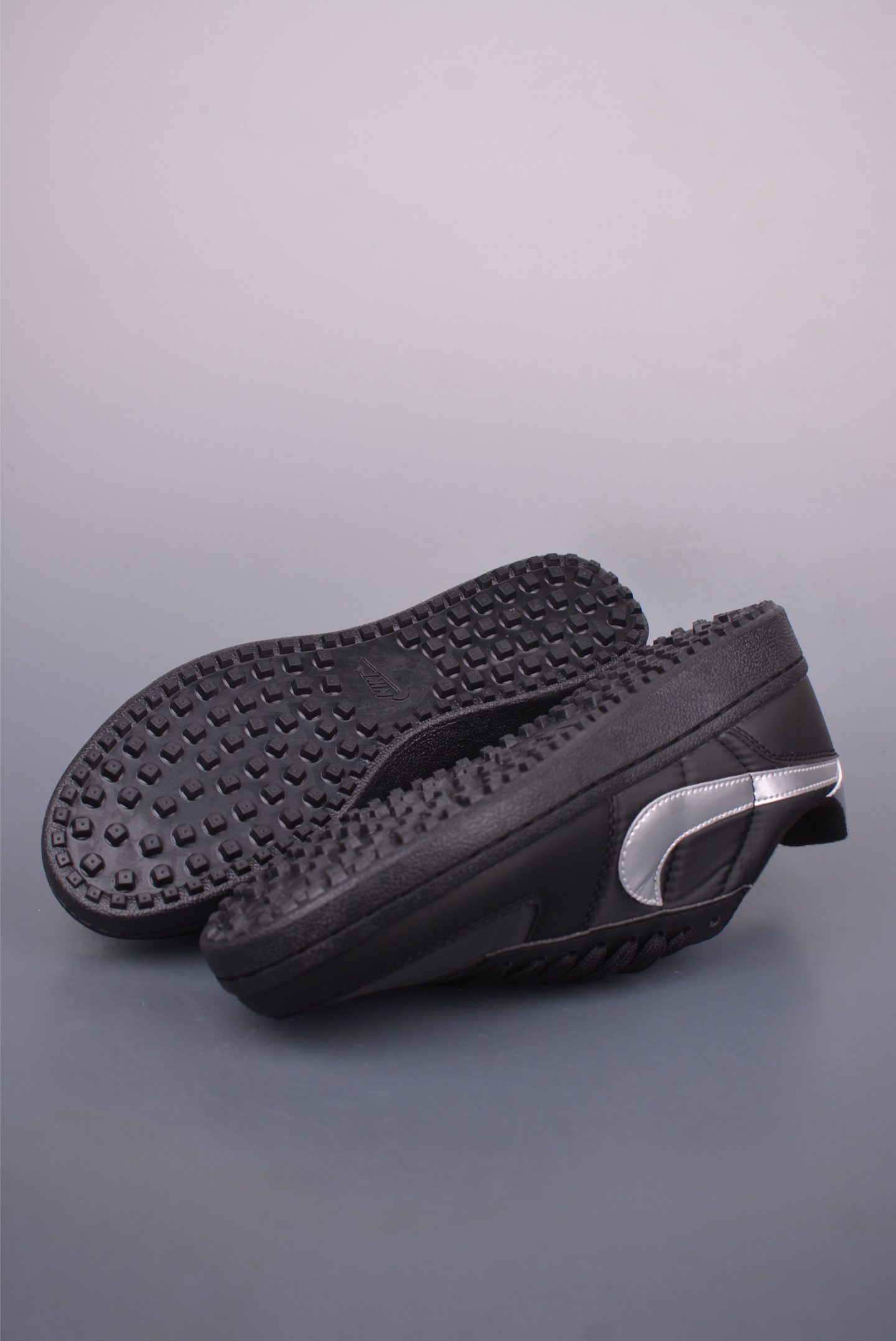 Nike Field General 82: Retro Low-Top Sneakers with Iconic Swoosh Design 4 i1749459132179 5942 0 2