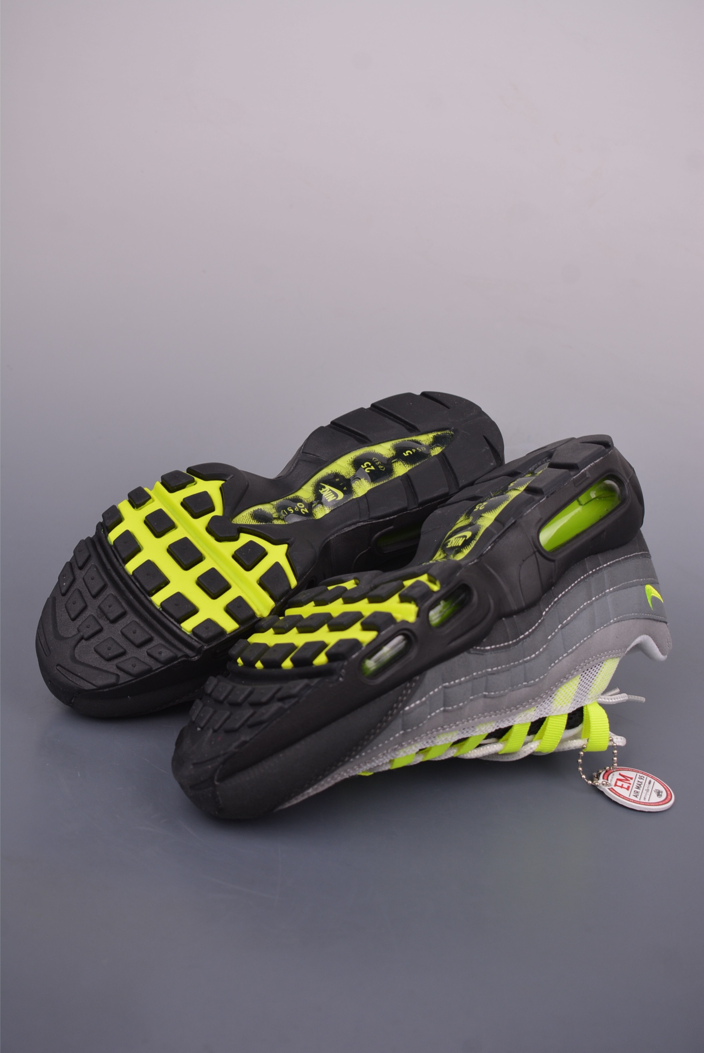 Nike Air Max 95: Iconic Design, Ultimate Comfort, Stylish Sneakers 4 i1749509441865 8200 0 2