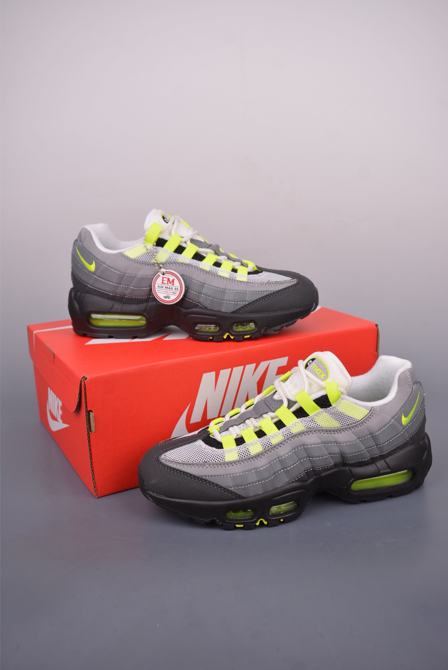 Nike Air Max 95: Iconic Design, Ultimate Comfort, Stylish Sneakers 6 i1749509444331 9071 0 4
