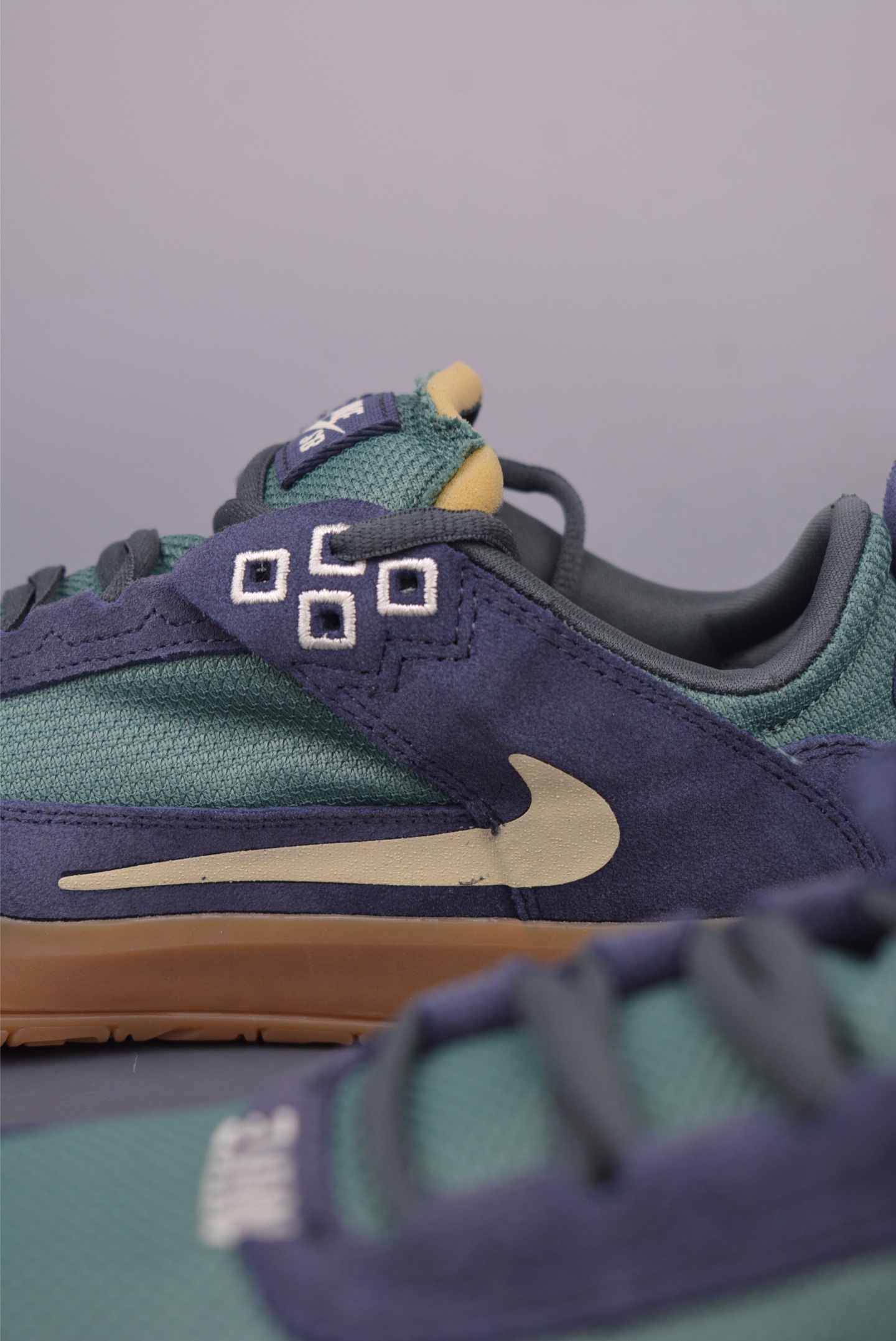 Nike SB Day One Low-Top Sneakers - Air Zoom Cushioning, Flexible & Durable 9 i1749512316947 9008 0 7