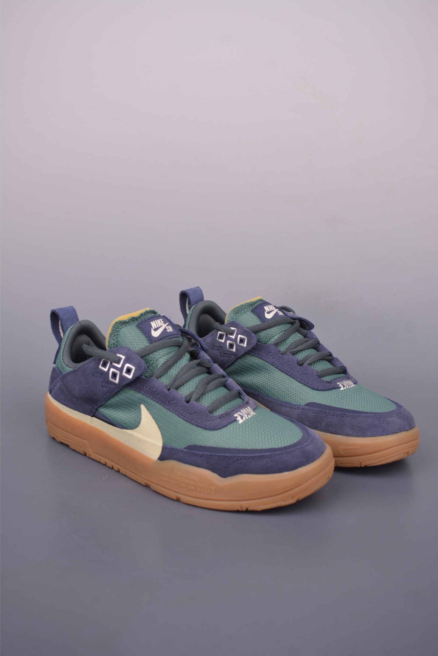Nike SB Day One Low-Top Sneakers - Air Zoom Cushioning, Flexible & Durable 2 i1749512316992 9484 0 0