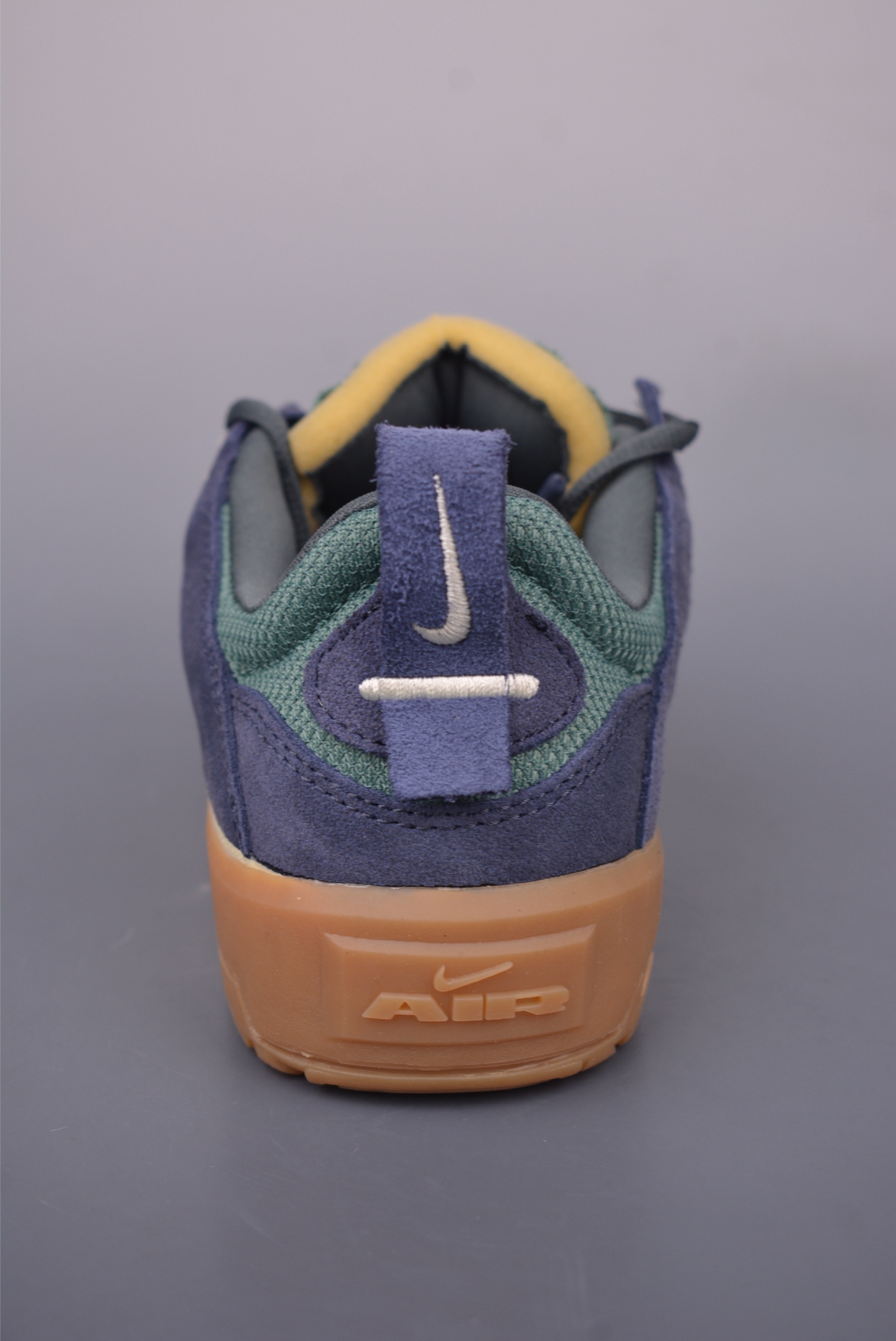 Nike SB Day One Low-Top Sneakers - Air Zoom Cushioning, Flexible & Durable 5 i1749512317022 6717 0 3