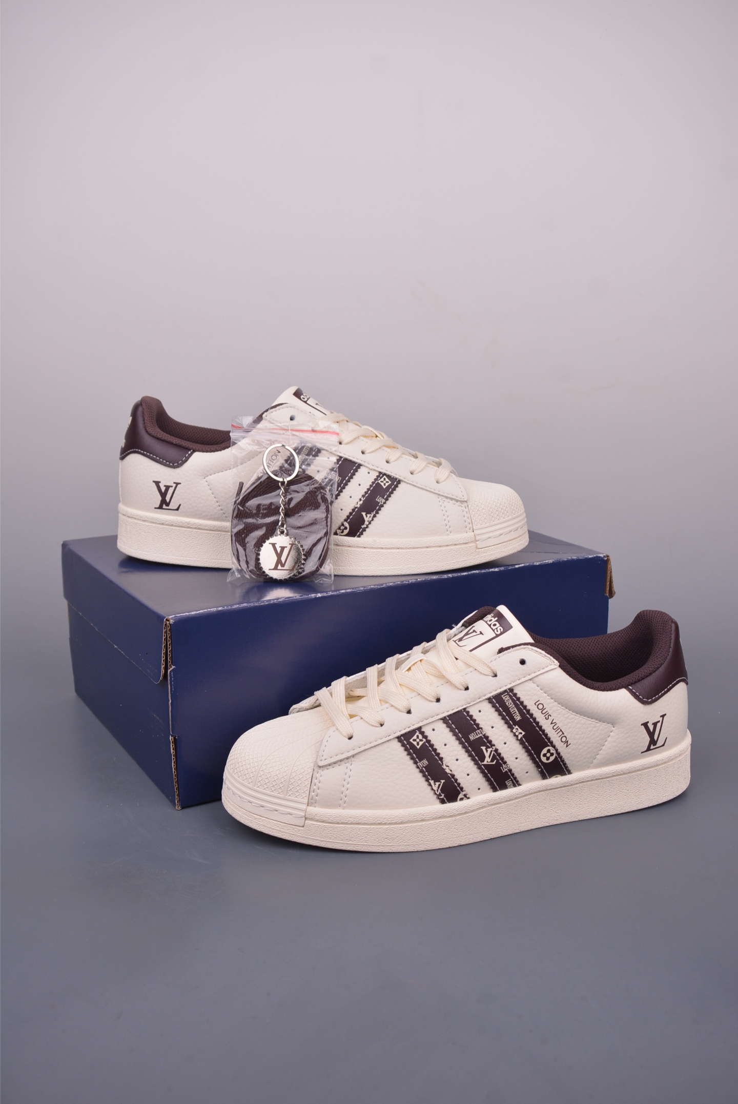 Adidas Originals Superstar Kaws DIY Edition White Leather Sneakers 4 i1749512608403 3818 0 3