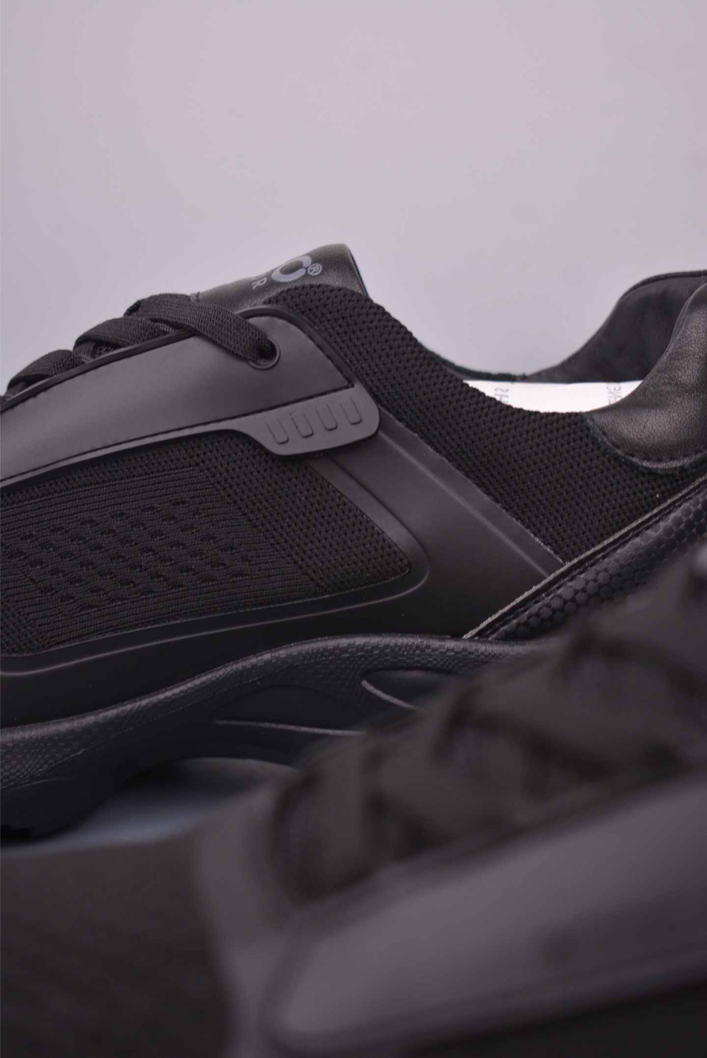 ECCO爱步老爹鞋男士夏季新款 飞织网面百搭潮流户外运动鞋 825864