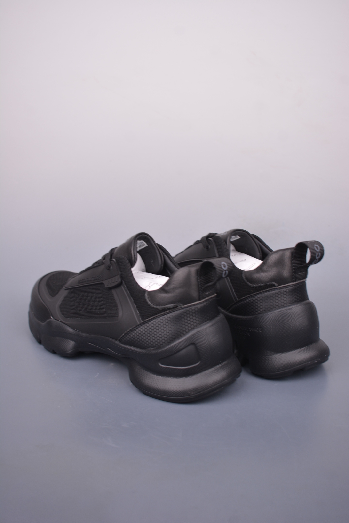 ECCO爱步老爹鞋男士夏季新款 飞织网面百搭潮流户外运动鞋 825864