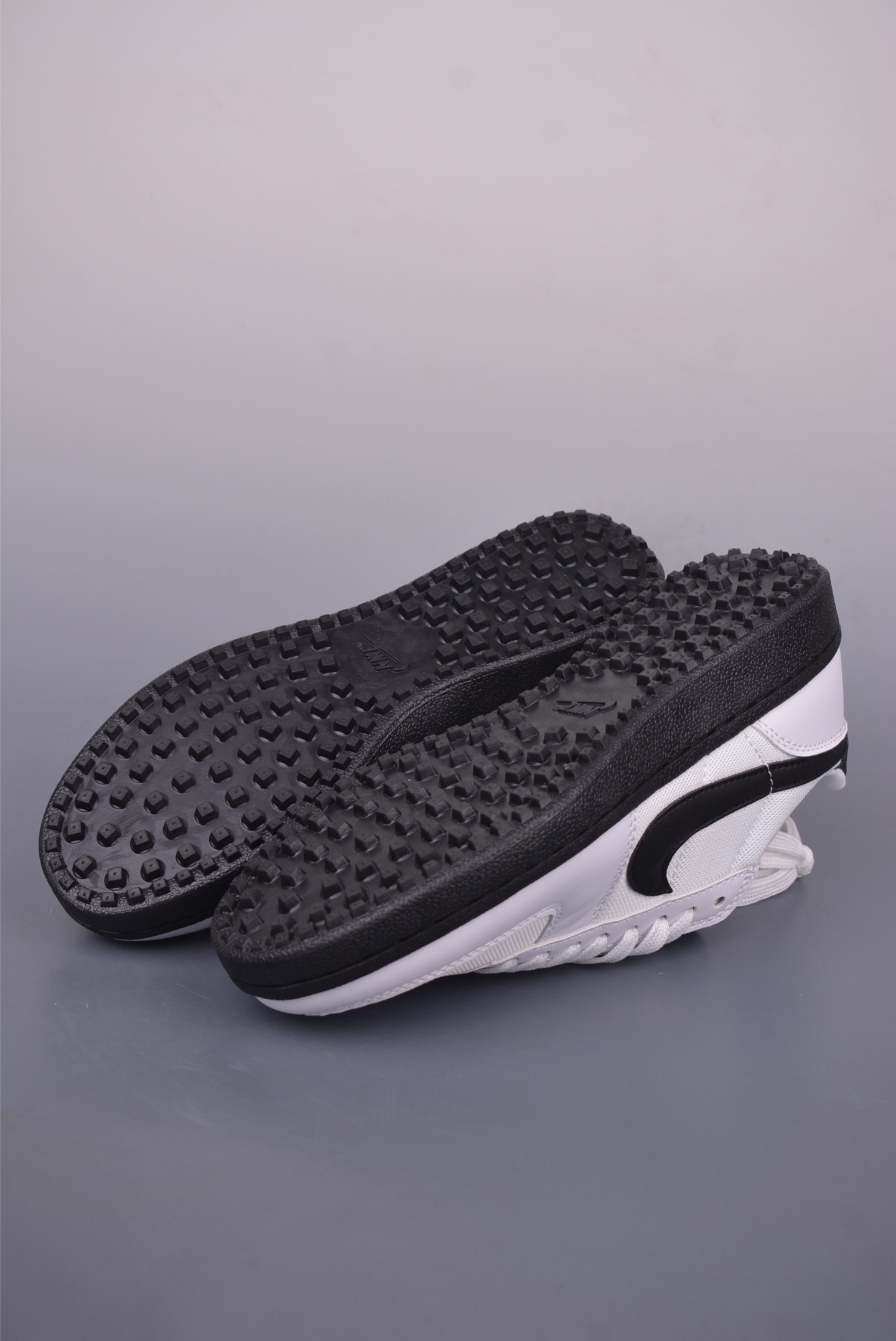 Nike Field General 82: Retro Low-Top Sneakers for Comfort and Style 3 i1749512952475 1438 0 2