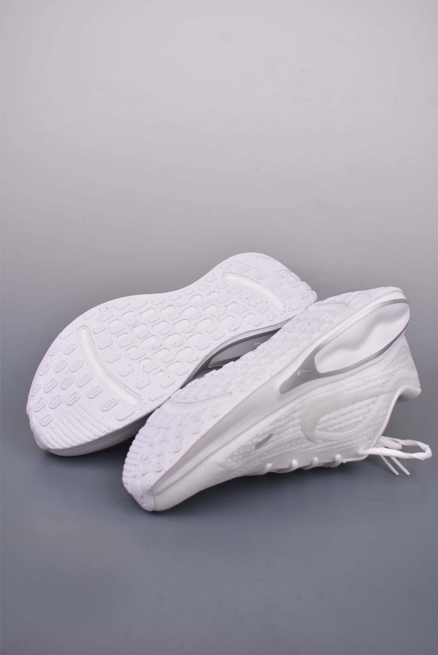 Nike Journey Run 2025: Breathable, Cushioned Running Shoes for Ultimate Comfort 4 i1749591963535 1227 0 2