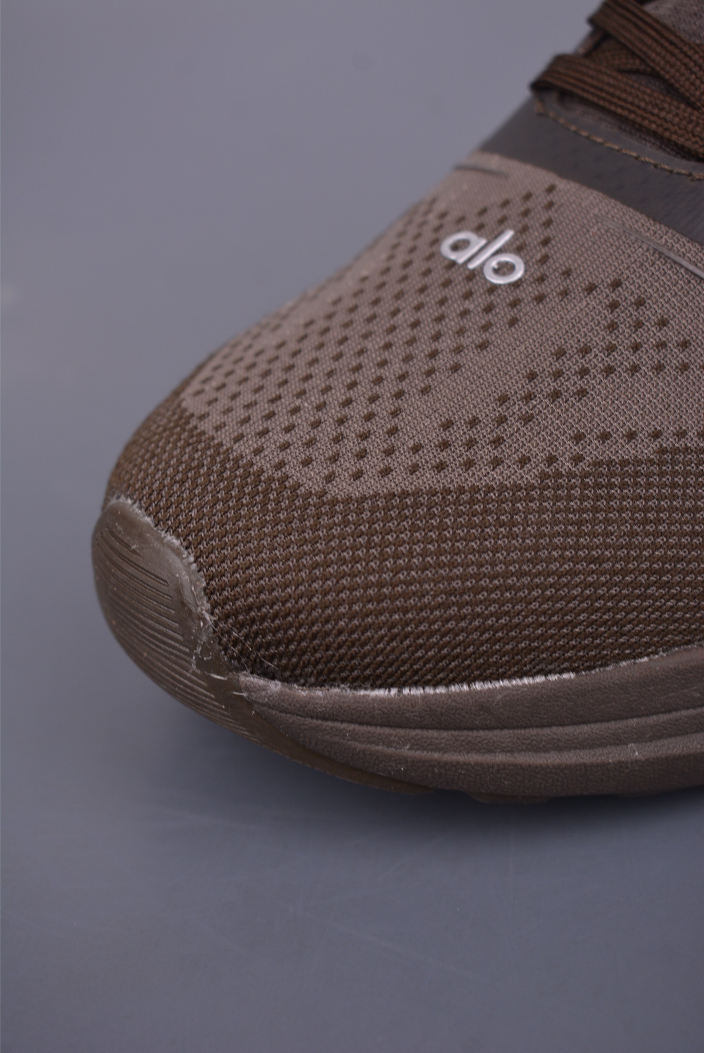 Alo Yoga Runner Mode Sneakers - Comfortable, Anti-Slip, and Wear-Resistant 6 i1749592265612 4313 0 5
