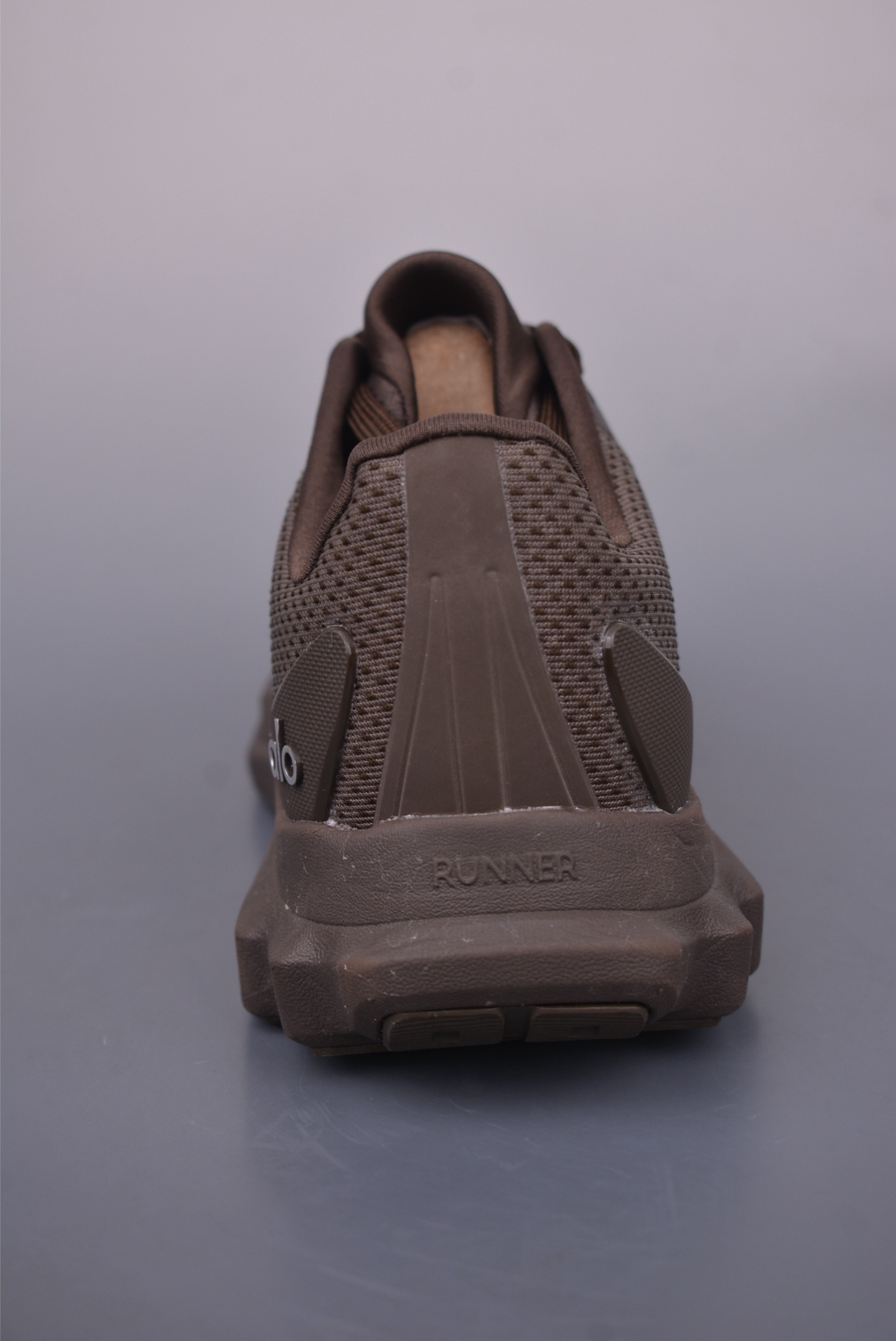Alo Yoga Runner Mode Sneakers - Comfortable, Anti-Slip, and Wear-Resistant 4 i1749592265664 6190 0 3