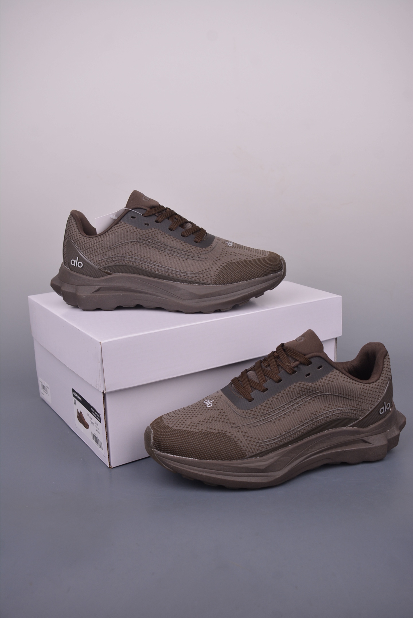 Alo Yoga Runner Mode Sneakers - Comfortable, Anti-Slip, and Wear-Resistant 5 i1749592265678 9284 0 4