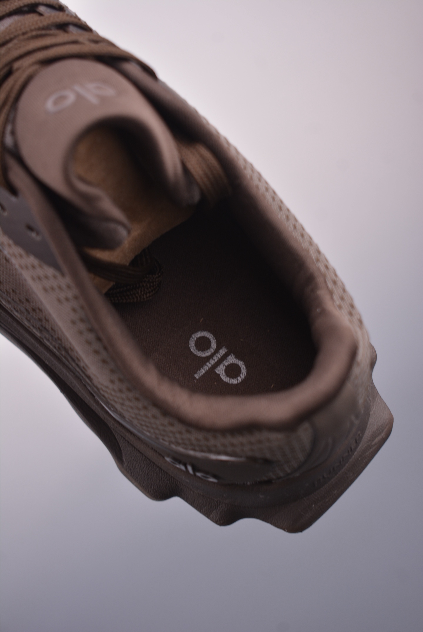 Alo Yoga Runner Mode Sneakers - Comfortable, Anti-Slip, and Wear-Resistant 9 i1749592267146 9757 0 8
