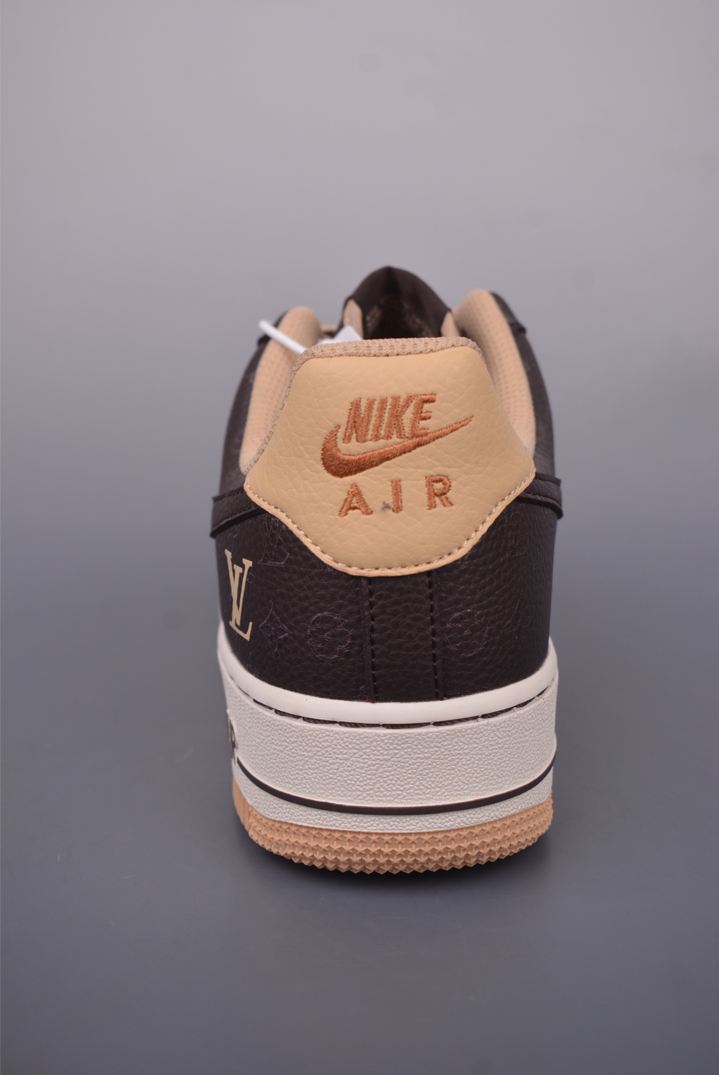 Nike Air Force 1 Low Louis Vuitton Collab Sneakers - Limited Edition 4 i1749593295195 1976 0 3