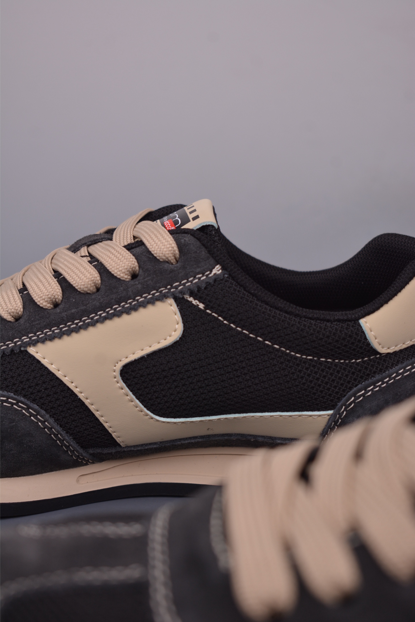 Ecco Men's Lightweight Street Sneakers, Premium Leather, Cushioned Sole 9 i1749593573524 6363 0 7