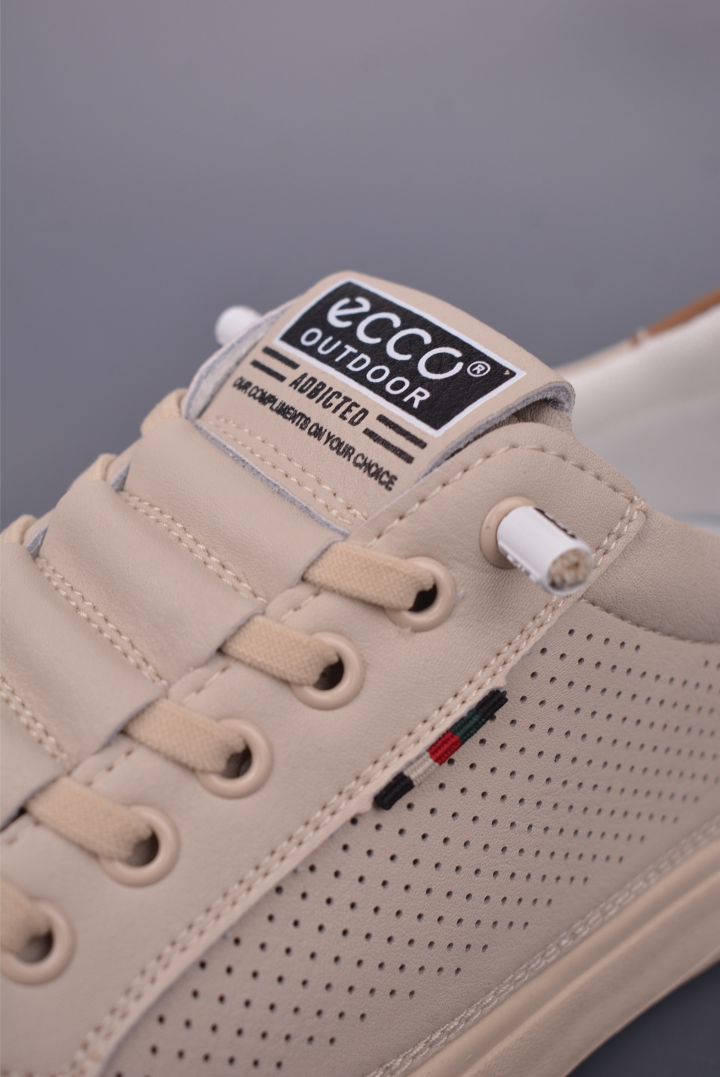 ECCO Men's Lightweight Leather Sneakers - Comfortable & Stylish Casual Shoes 7 i1749593775352 4545 0 6