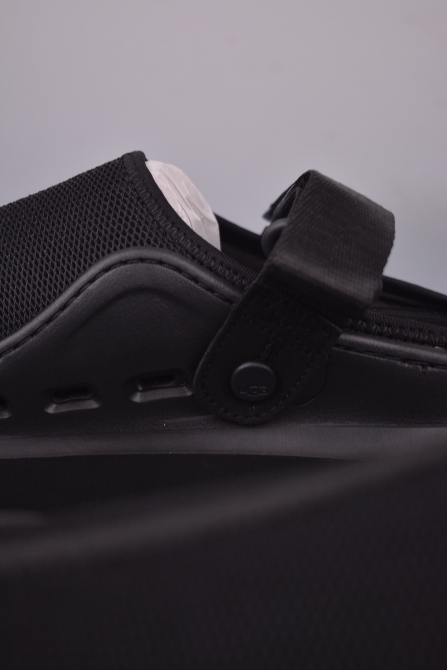 UGG夏季新款雪之答案SKTA 厚底增高舒适轻便透气洞洞鞋 M25188-Chinese UA Cheap High Quatity Brand Clothes Bags handbags Sneakers wholesale wholesaler seller from China Factory suppliers Fashion Clothing Shoes best Quality Beautiful Price UGG夏季新款雪之答案SKTA 厚底增高舒适轻便透气洞洞鞋 M25188