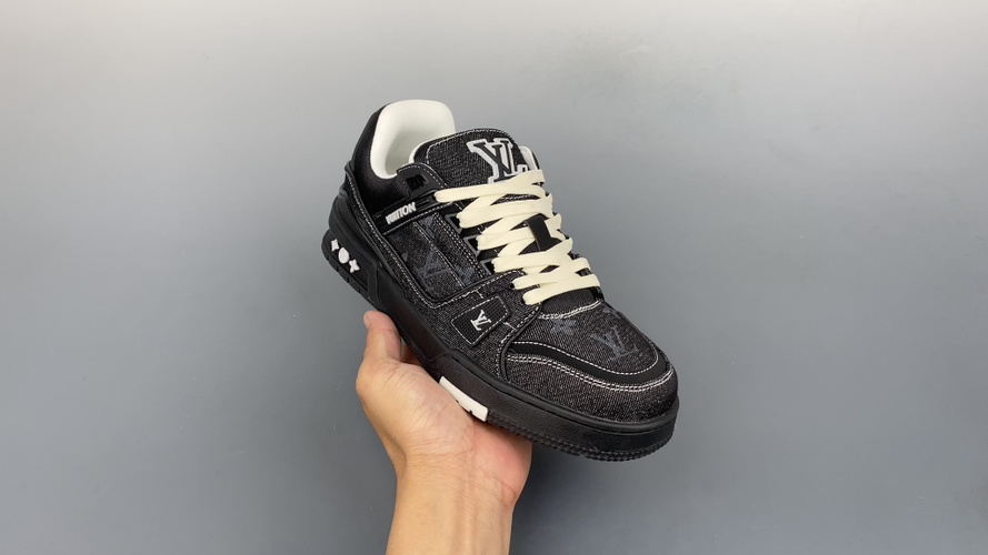 Louis Vuitton Trainer Sneaker Limited Edition - Stylish and Comfortable Shoes 5 Louis Vuitton Trainer Sneaker Limited Edition - Stylish and Comfortable Shoes