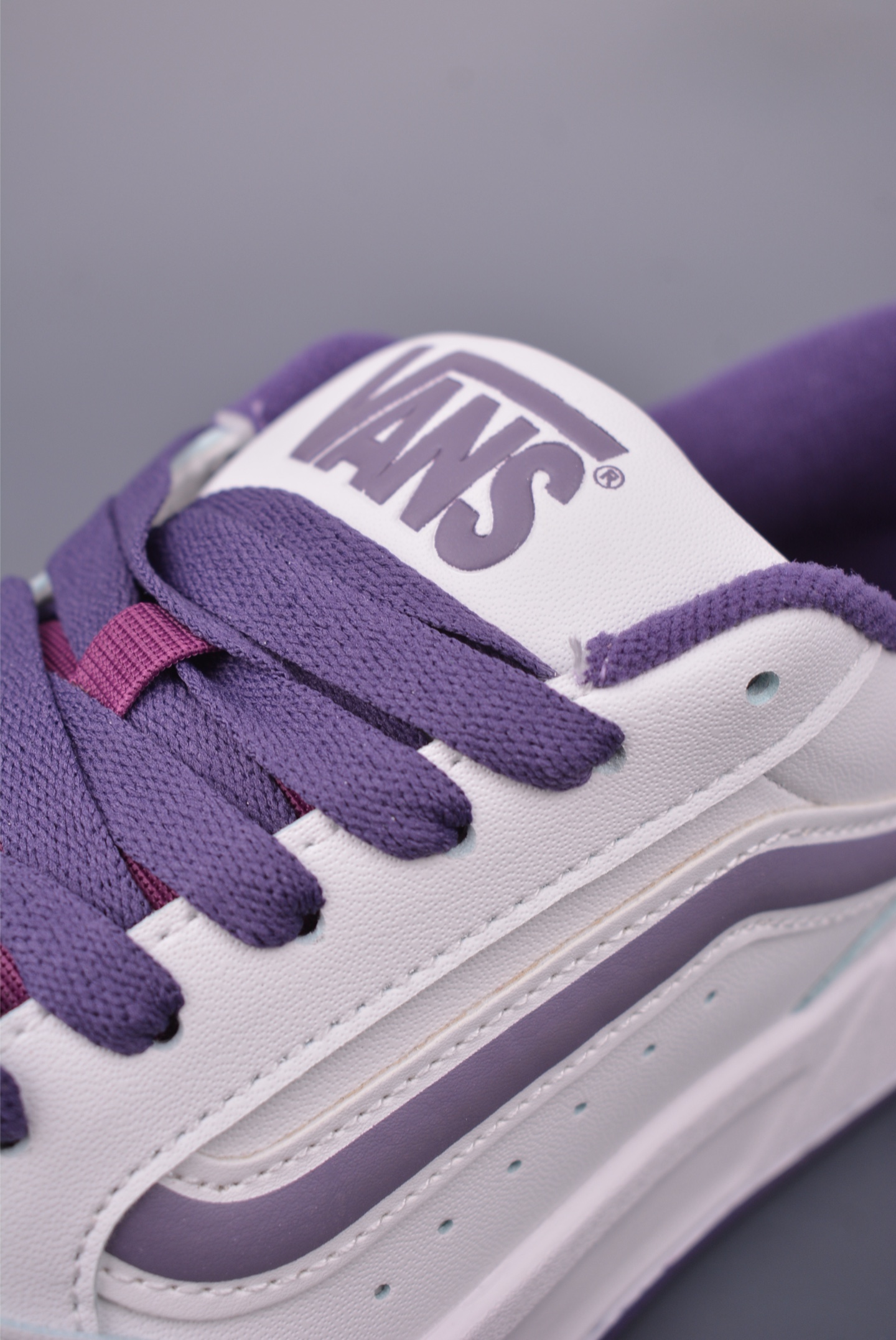 全新鞋型 Vans Hylane 白紫 范斯官方 美式复古休闲运动鞋 VN000D1JPRP-Chinese UA Cheap High Quatity Brand Clothes Bags handbags Sneakers wholesale wholesaler seller from China Factory suppliers Fashion Clothing Shoes best Quality Beautiful Price 全新鞋型 Vans Hylane 白紫 范斯官方 美式复古休闲运动鞋 VN000D1JPRP