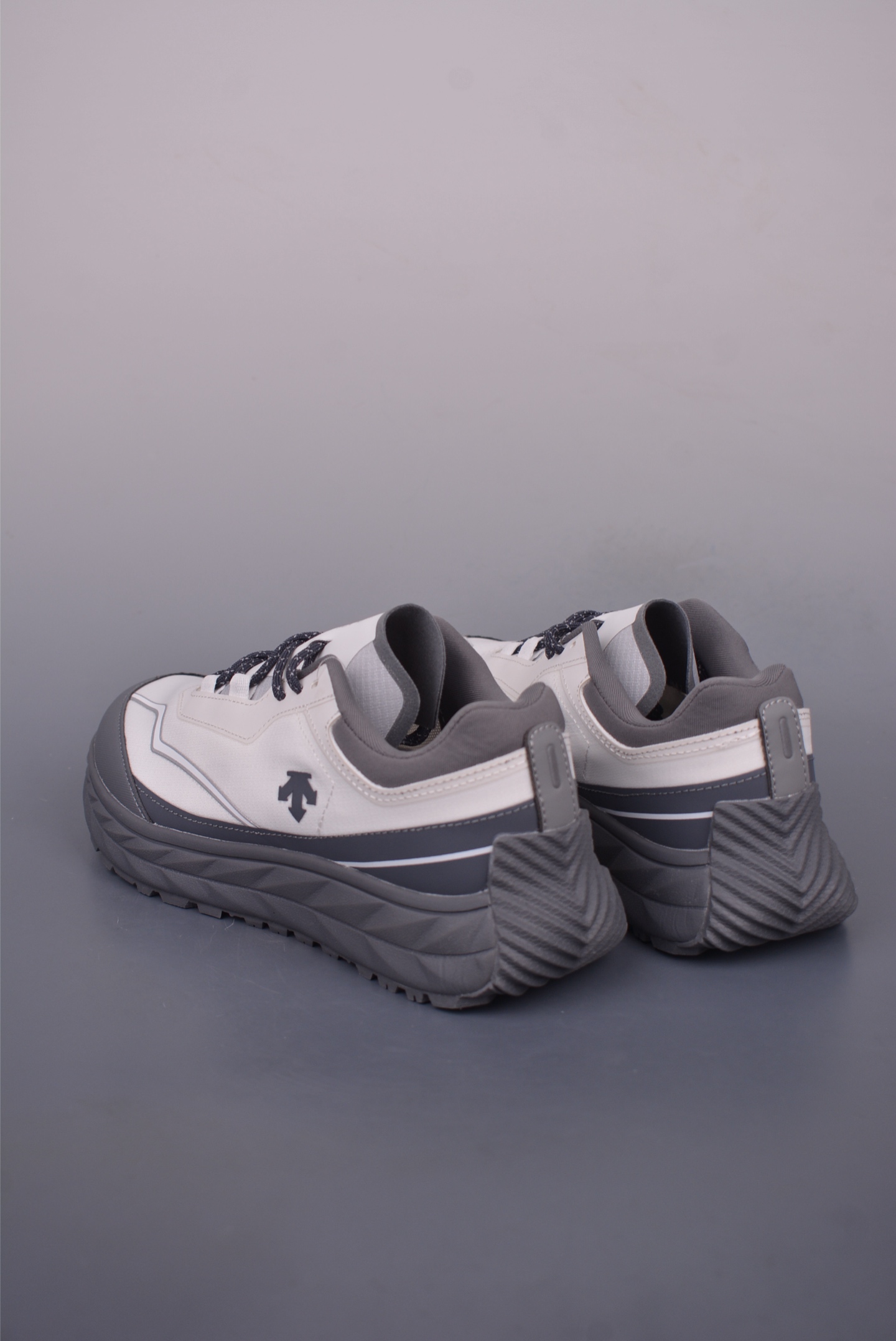 Descente TERRAIN Lightweight Cushioned Trail Running Shoes - Waterproof & Breathable 2 i1749680282561 9493 0 1