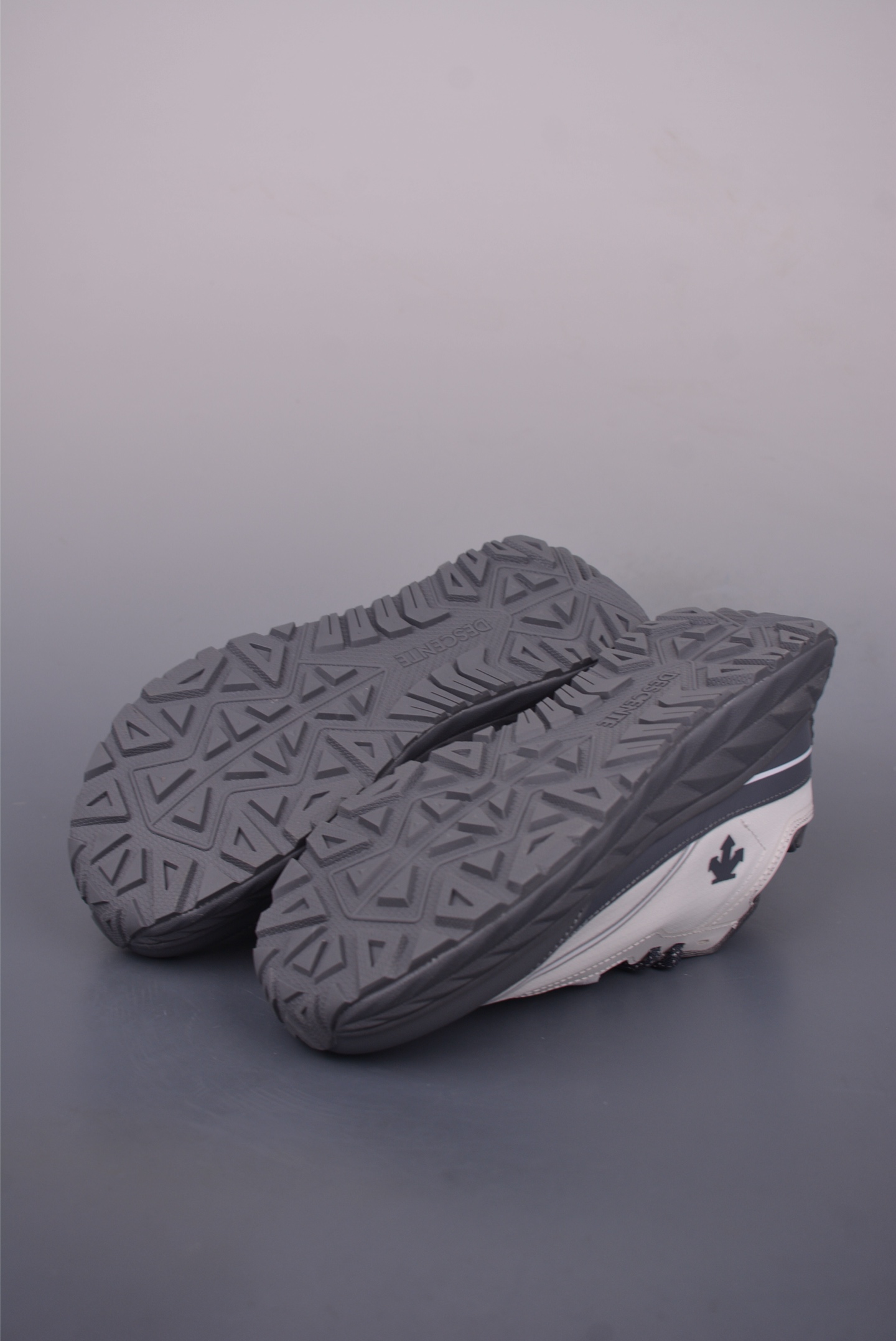 Descente TERRAIN Lightweight Cushioned Trail Running Shoes - Waterproof & Breathable 3 i1749680283855 7079 0 2