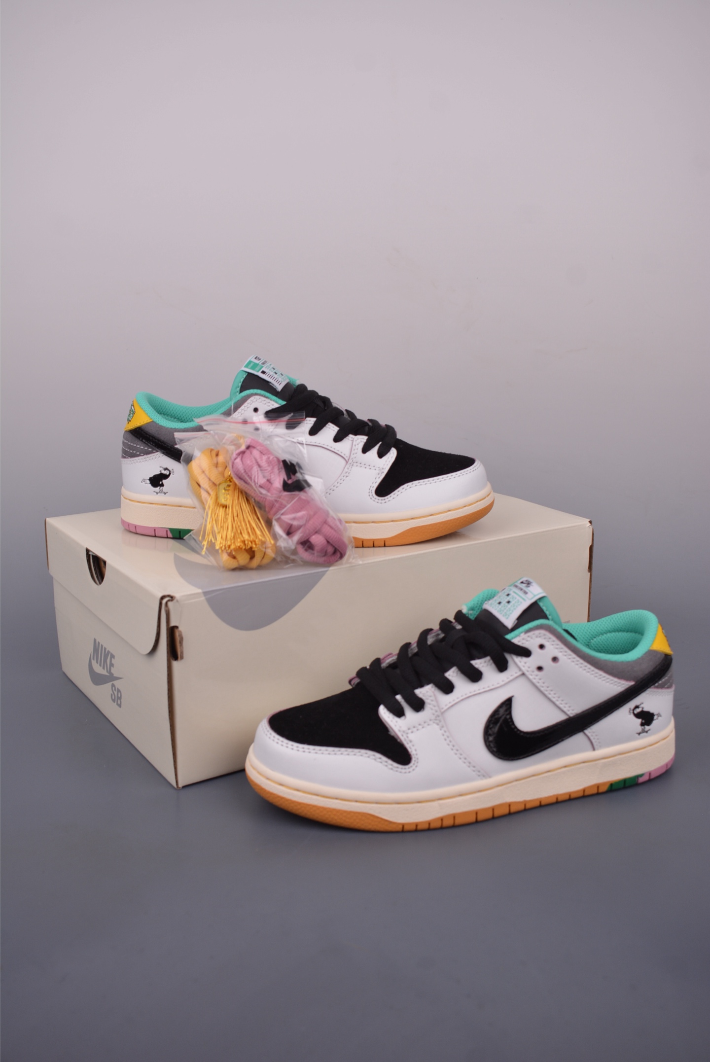 Nike SB Dunk Low Retro Sneakers - Premium Leather, Superior Comfort & Style 6 i1749683452222 3345 0 4